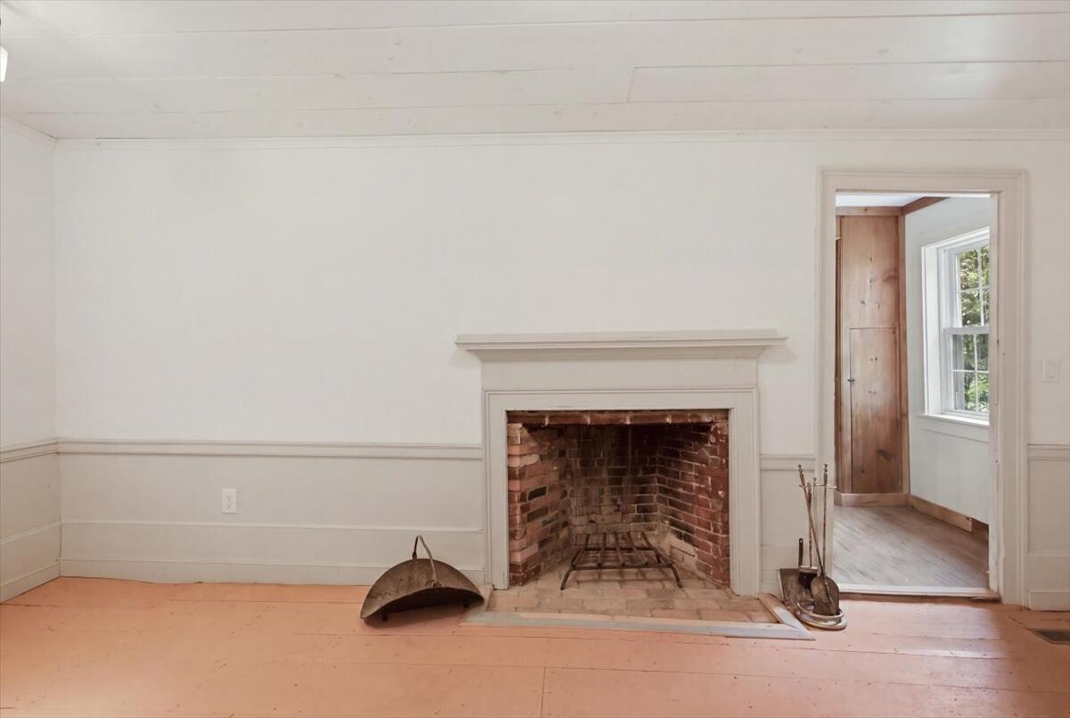 1135 Manchester Road Property Photo 9