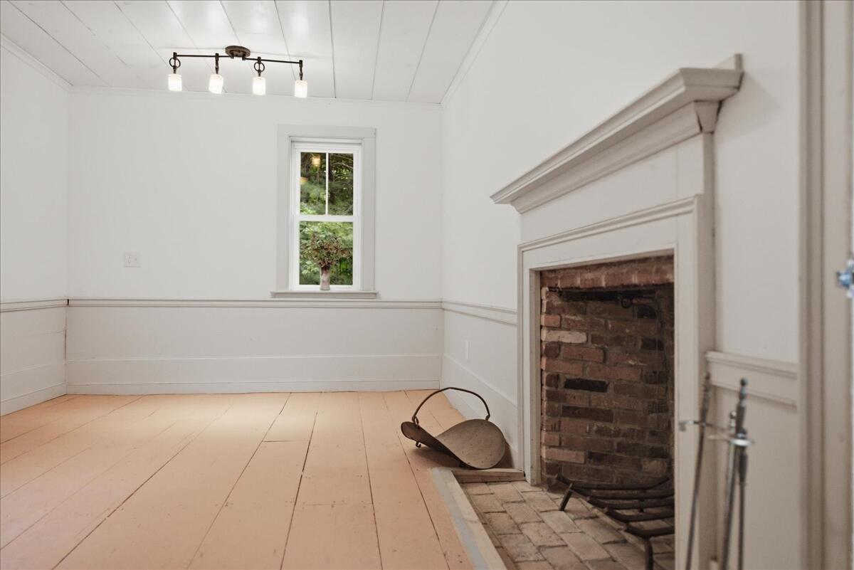 1135 Manchester Road Property Photo 16