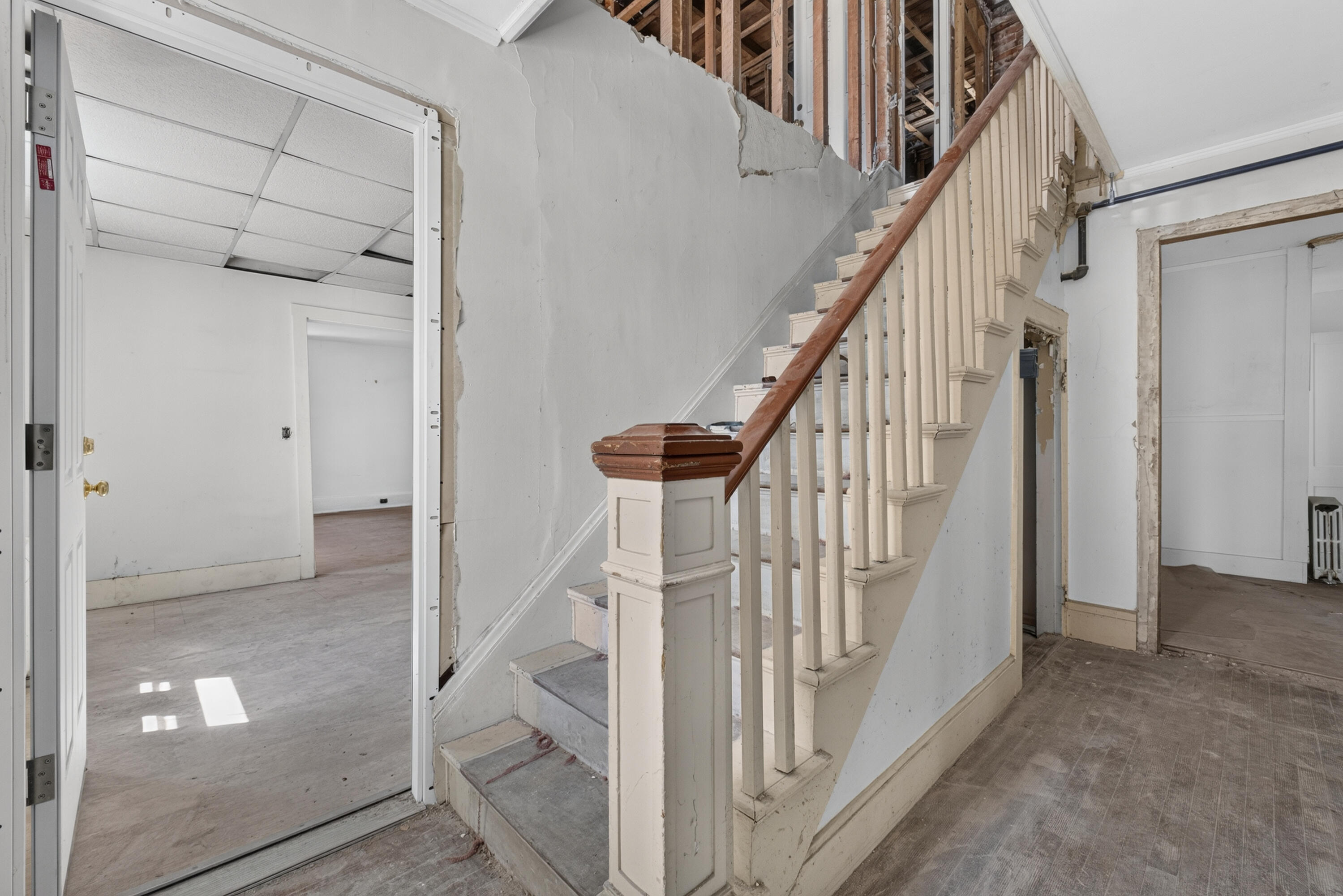 6 Amherst Street Property Photo 10