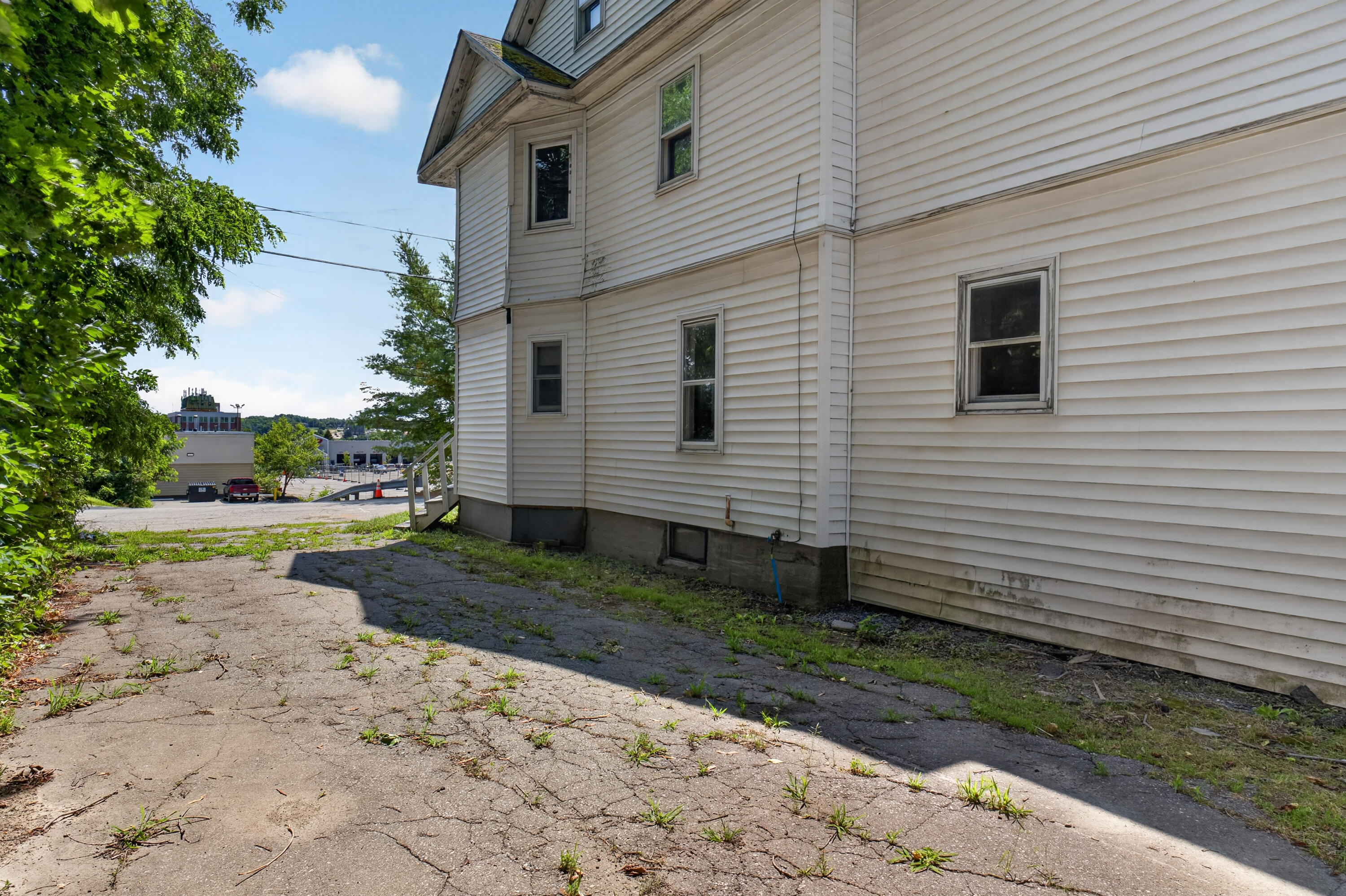 6 Amherst Street Property Photo 64