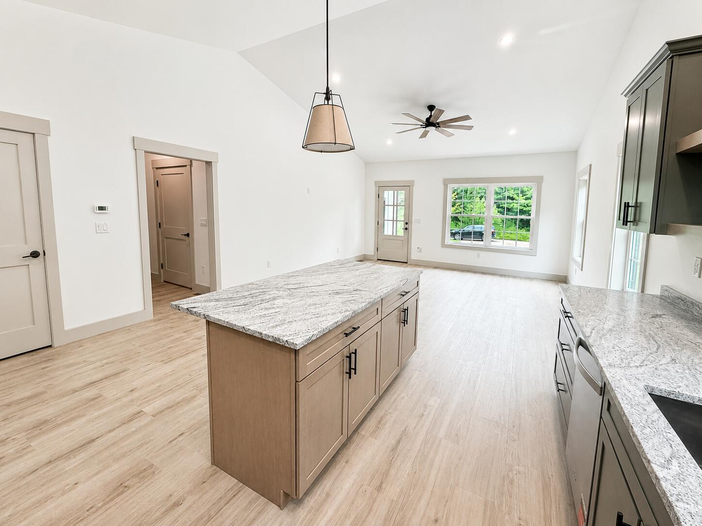 18 Linda Lane Property Photo 12