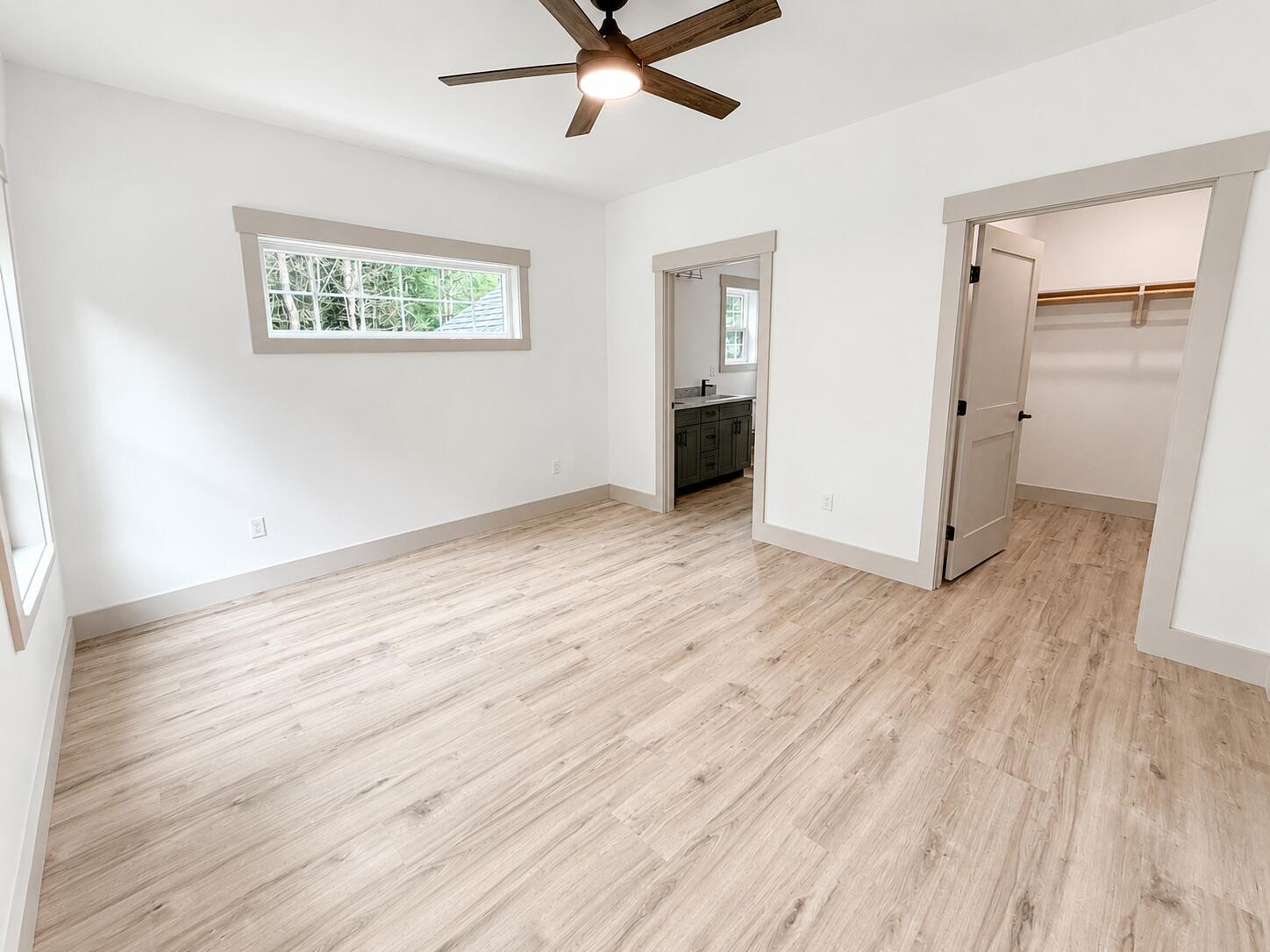 18 Linda Lane Property Photo 17