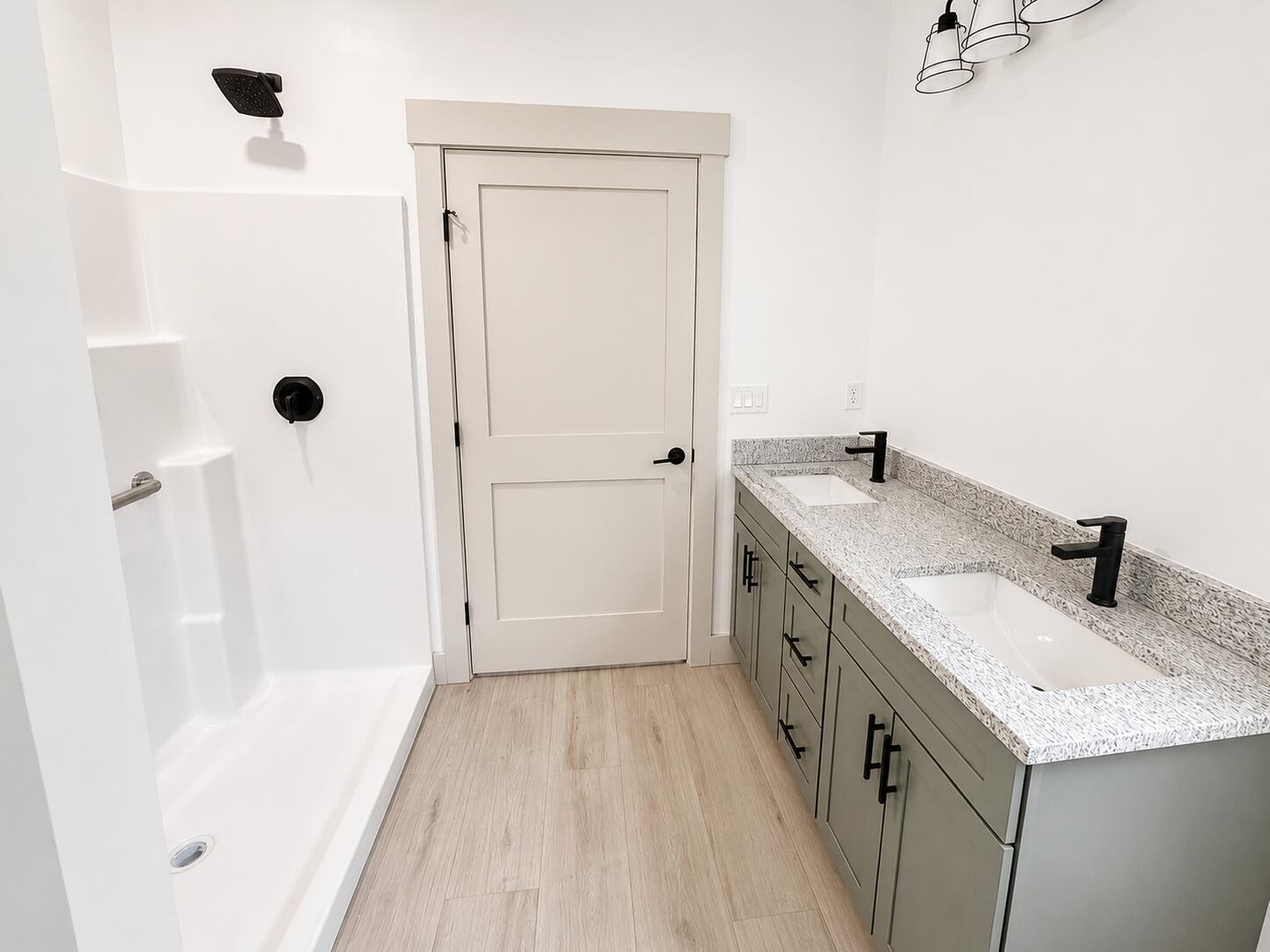 18 Linda Lane Property Photo 23