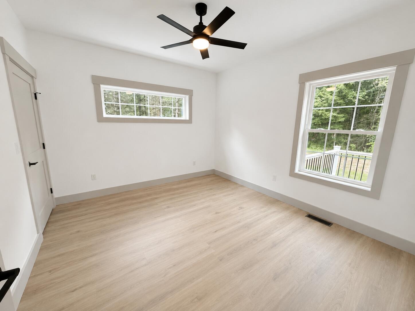 18 Linda Lane Property Photo 24