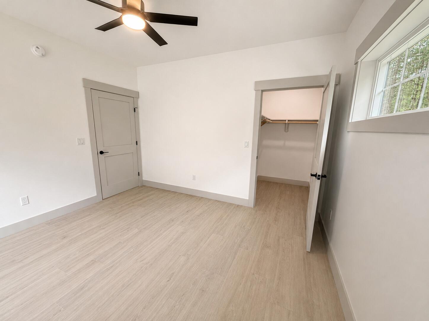 18 Linda Lane Property Photo 25