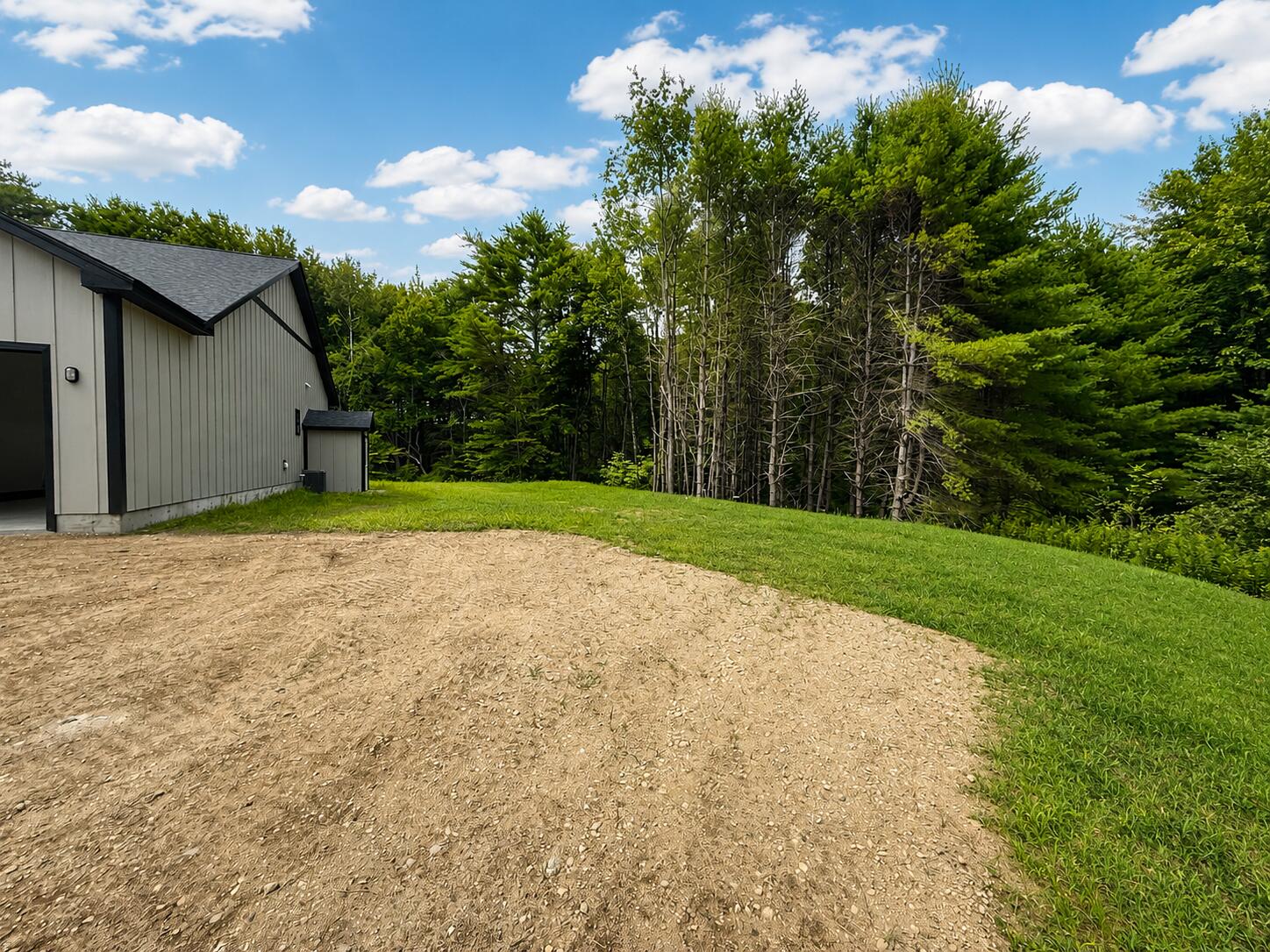 18 Linda Lane Property Photo 31