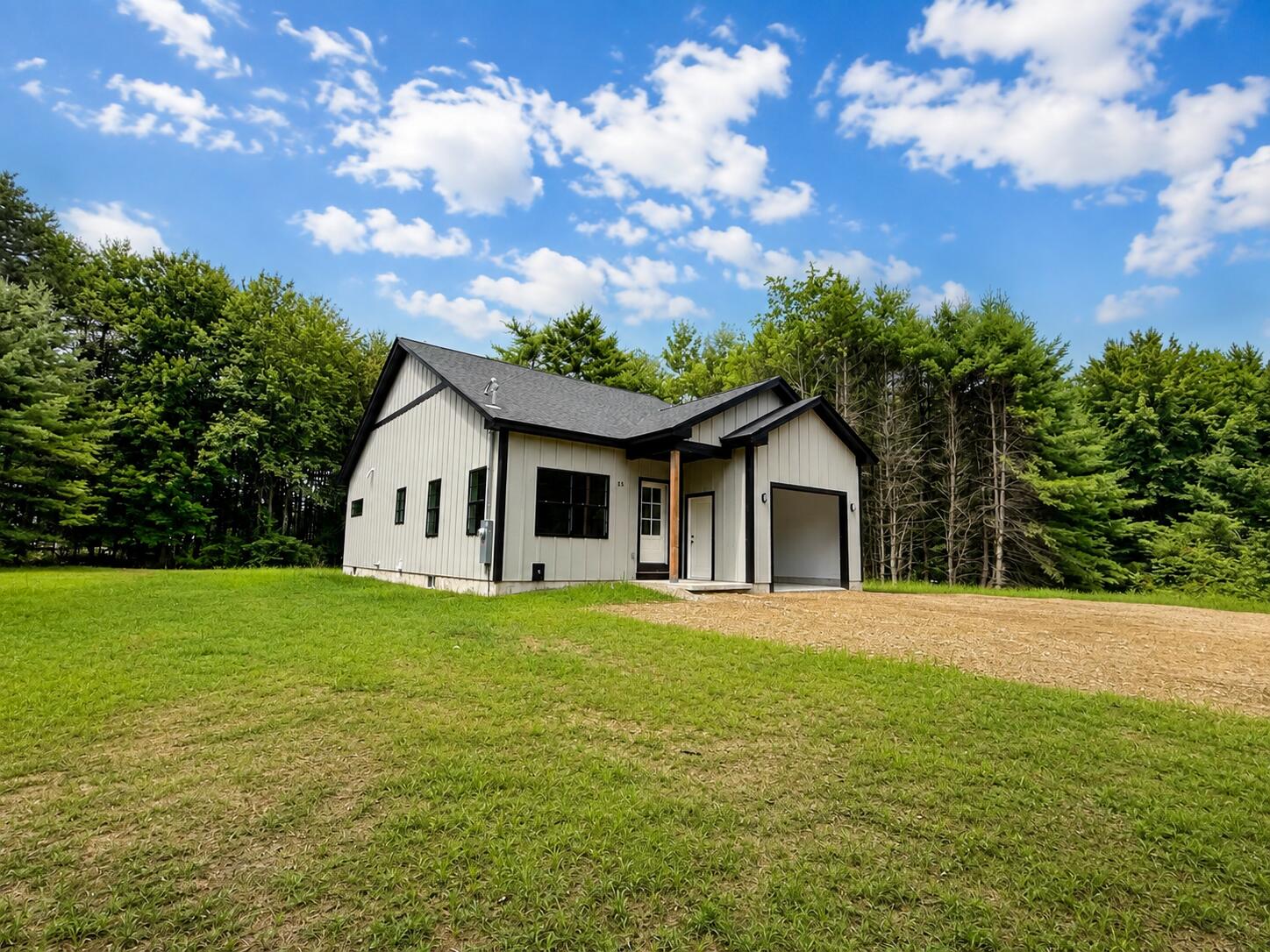 18 Linda Lane Property Photo 32