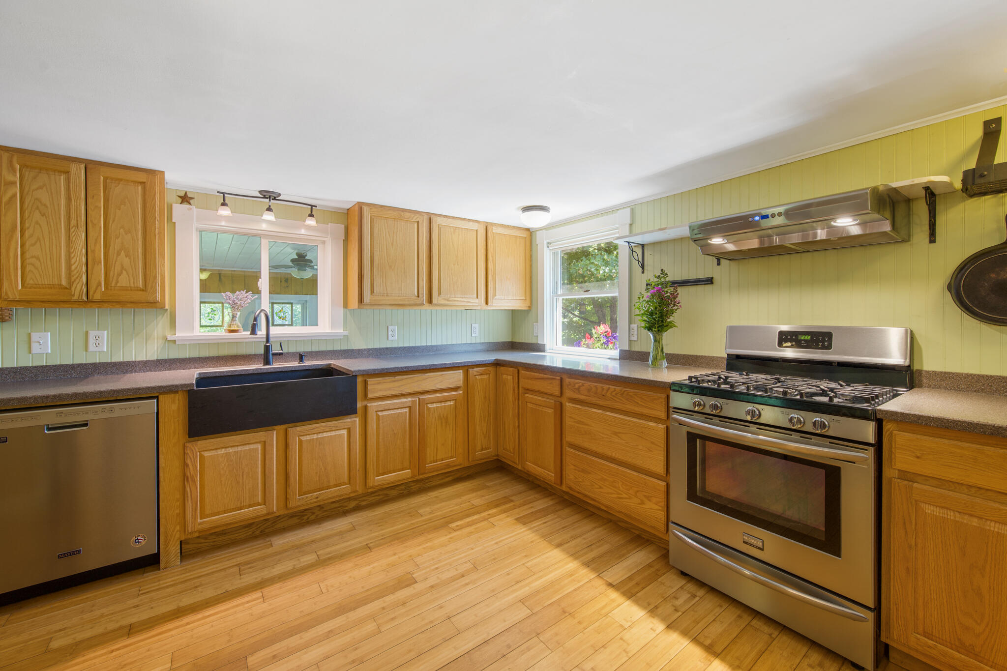 315 Davis Road Property Photo 17