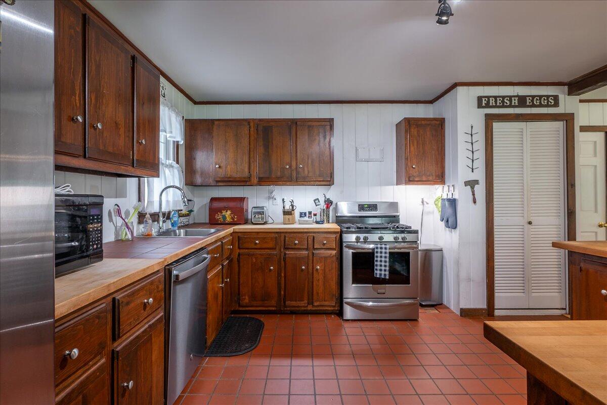 139 Oregon Road Property Photo 14