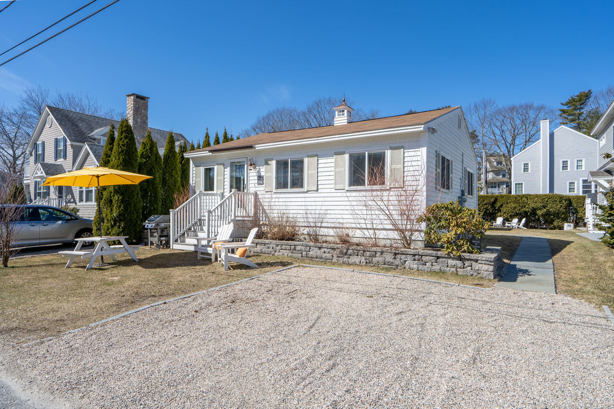 8 Railroad Avenue Property Photo 2