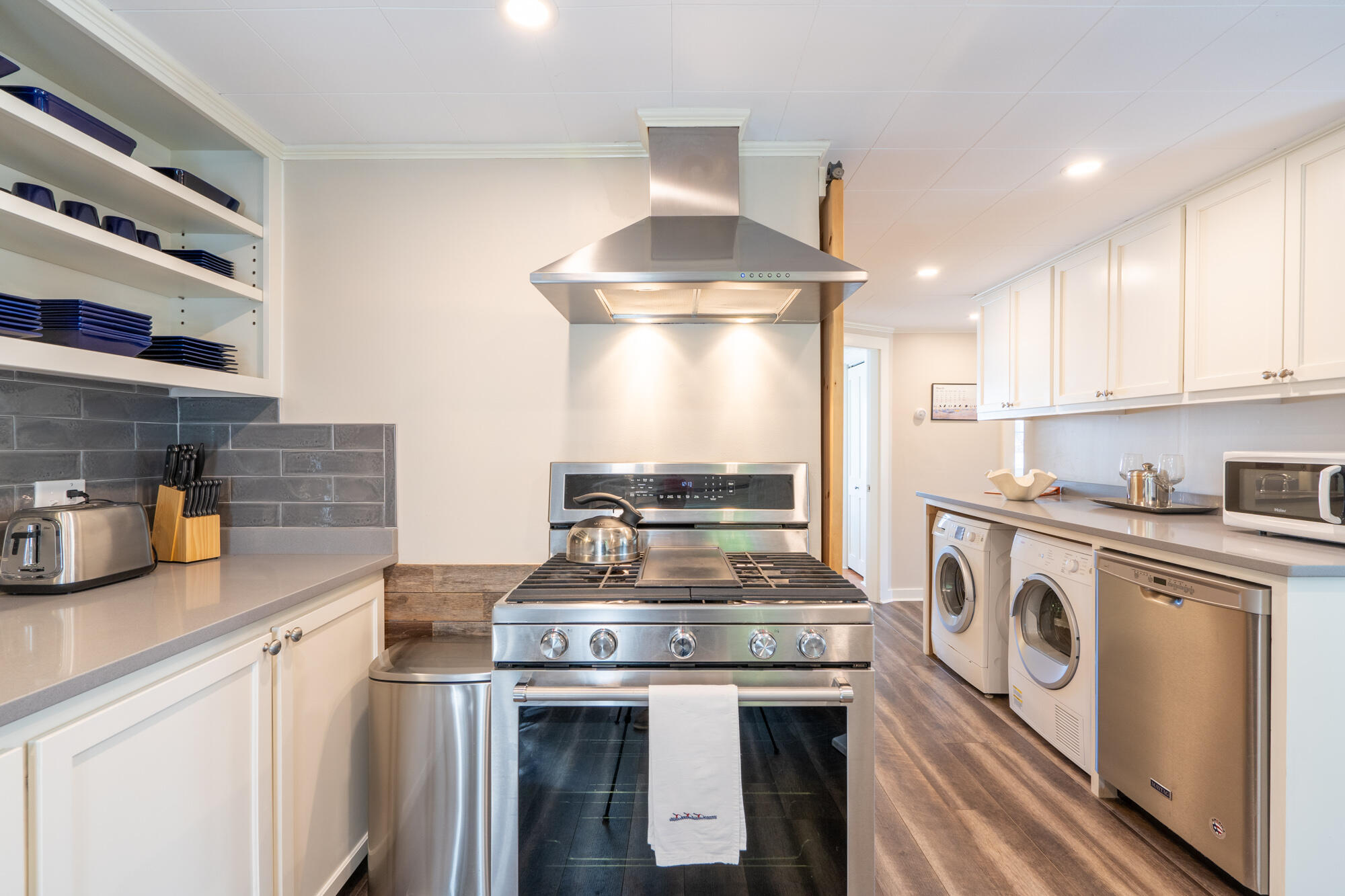 8 Railroad Avenue Property Photo 10
