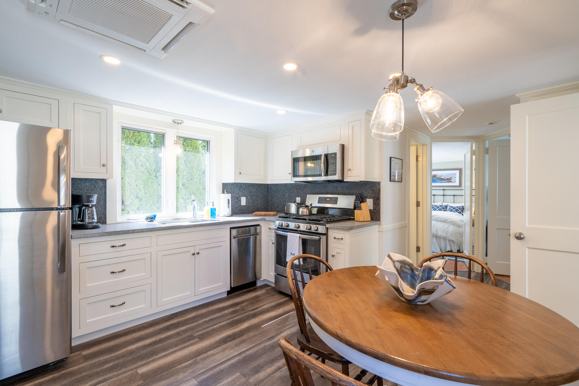 8 Railroad Avenue Property Photo 22