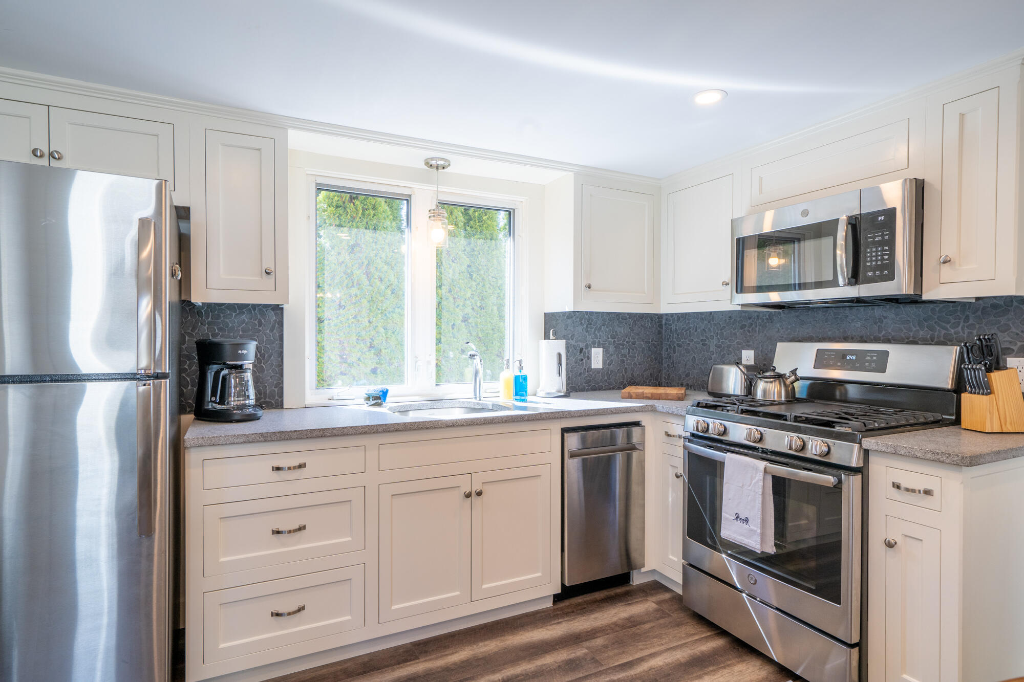 8 Railroad Avenue Property Photo 23