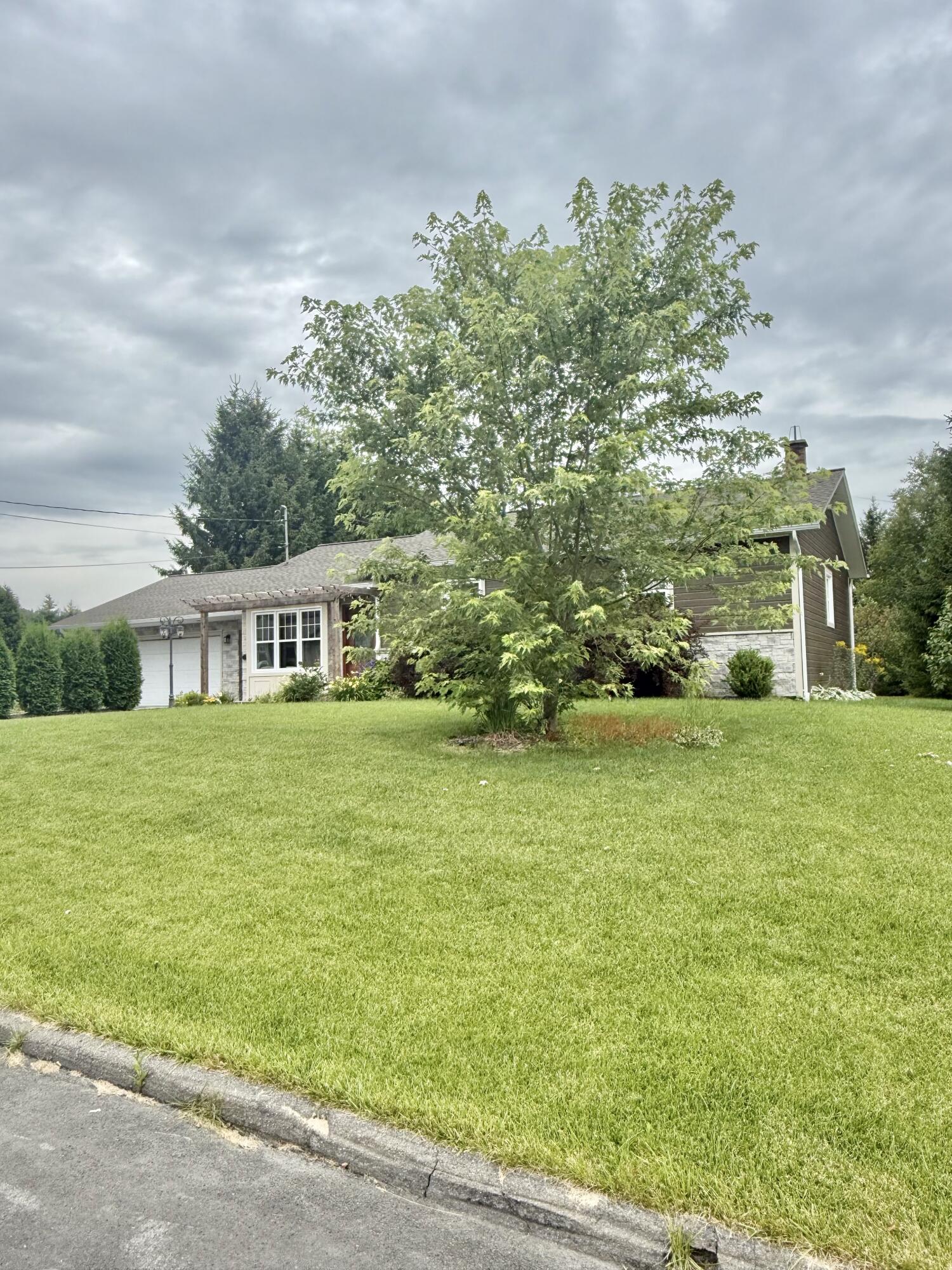 251 19th Avenue Property Photo 6