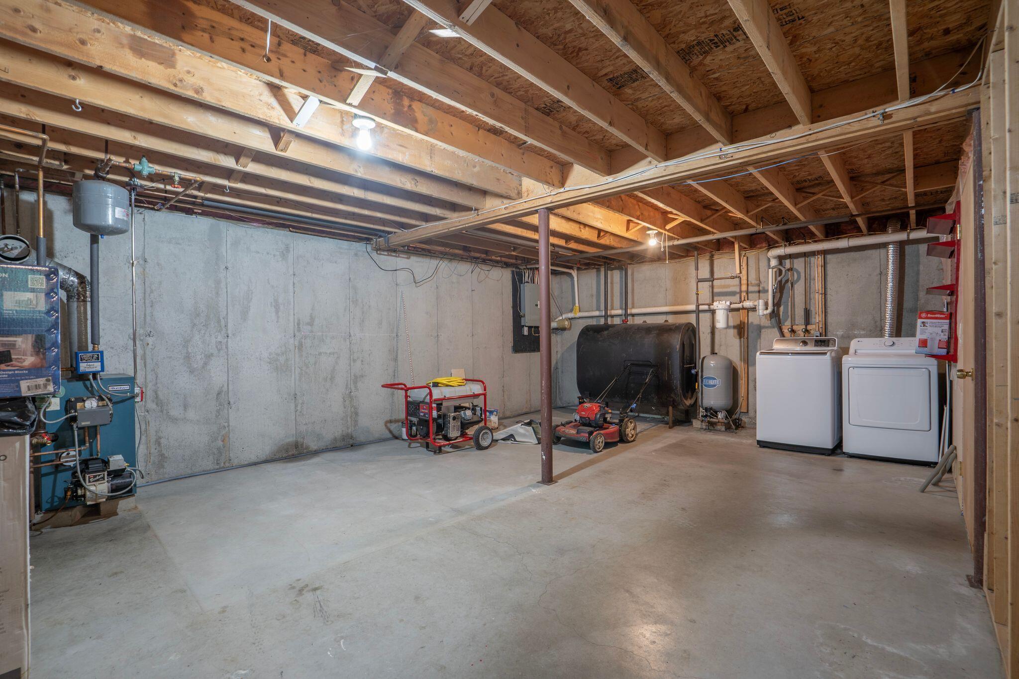 38 Lantern Lane Property Photo 32