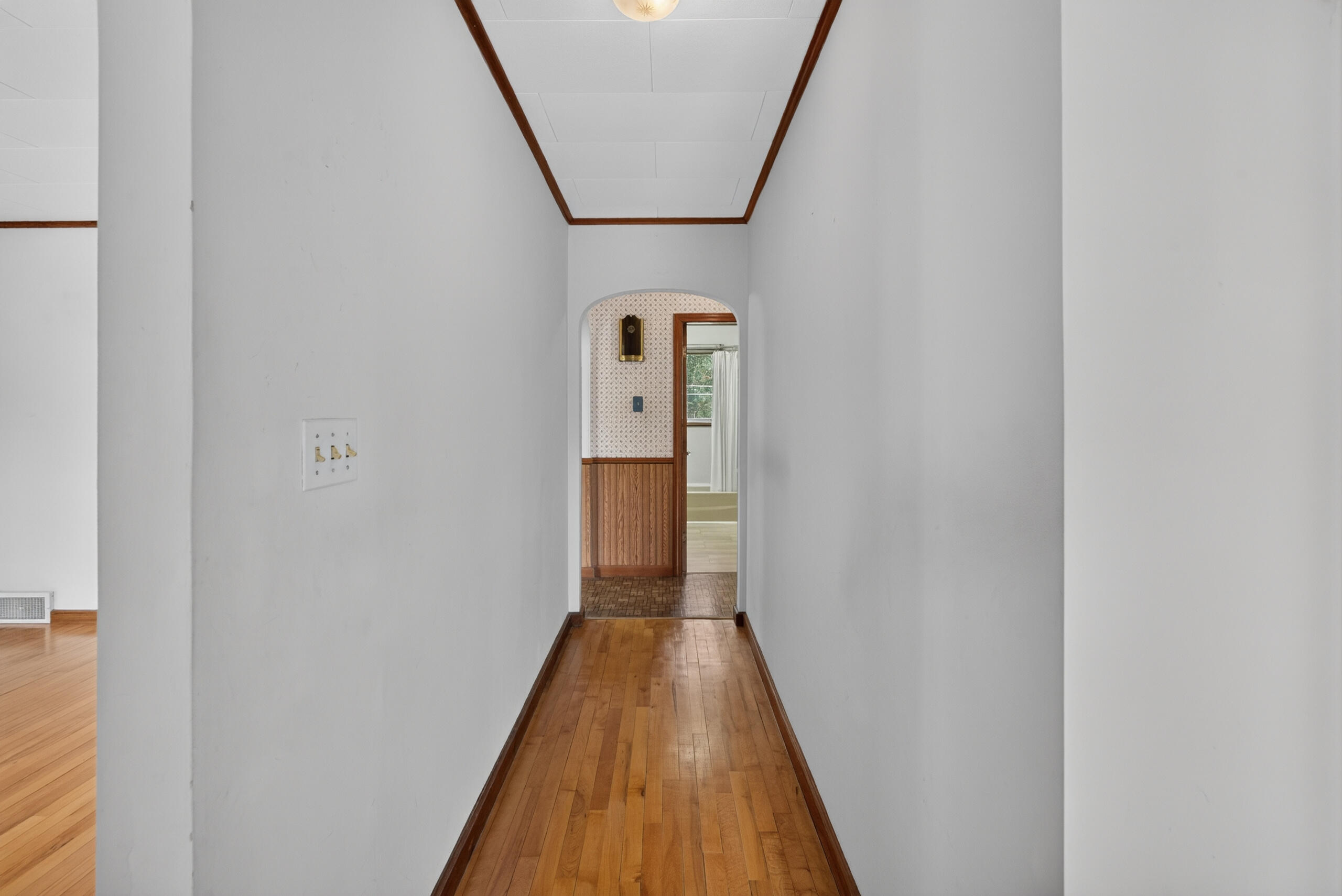 135-137 Oxford Avenue Property Photo 12