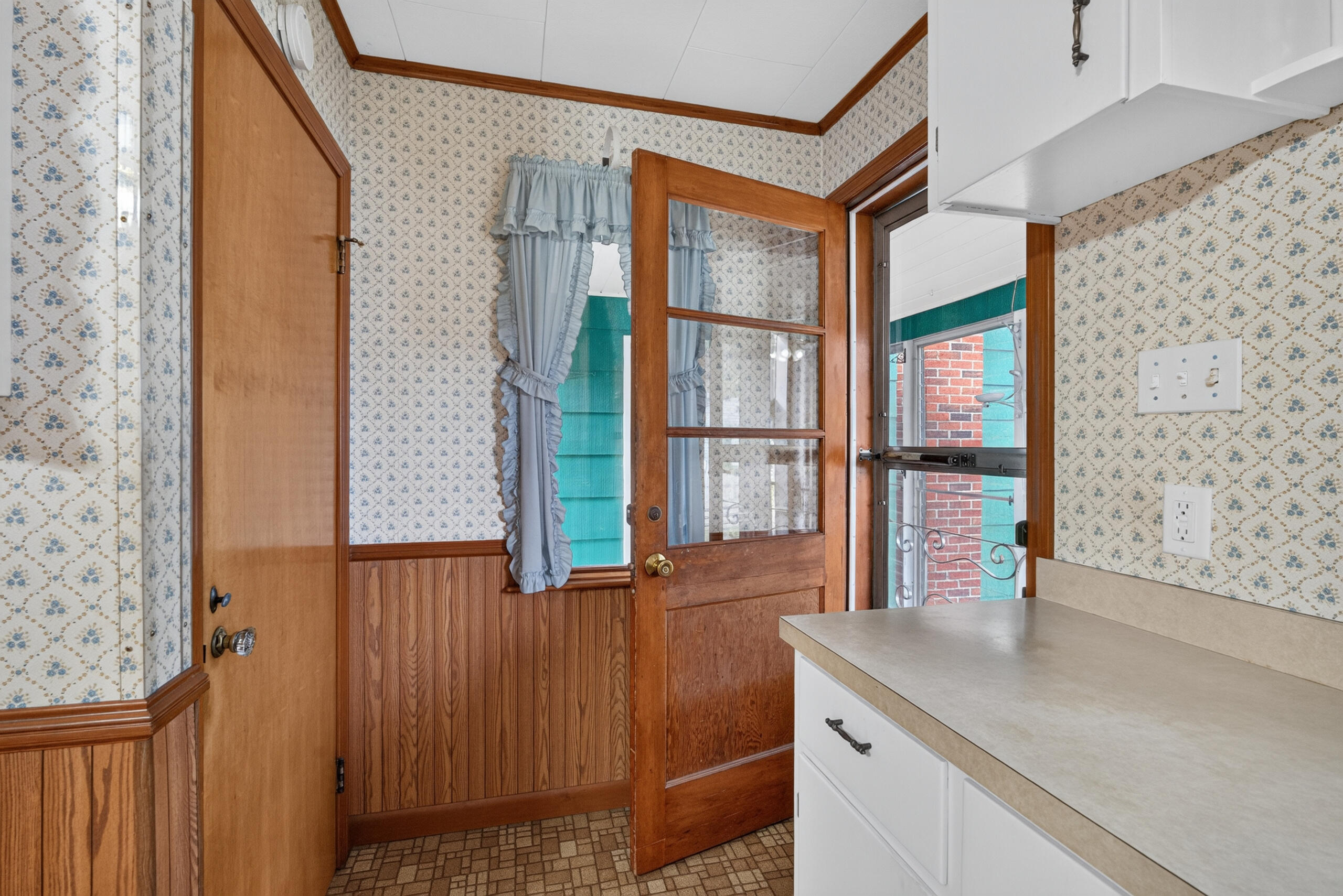 135-137 Oxford Avenue Property Photo 17