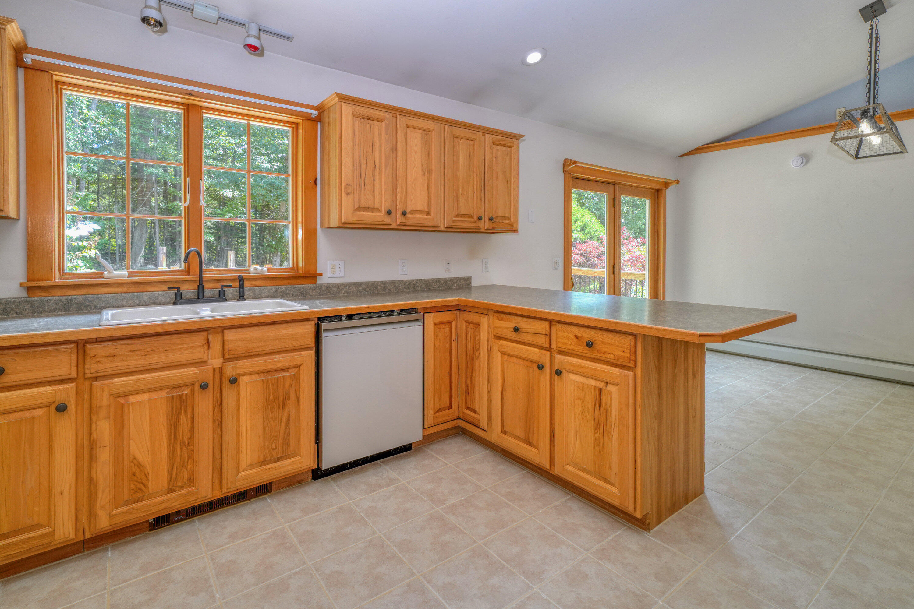 47 Forest Hill Property Photo 24