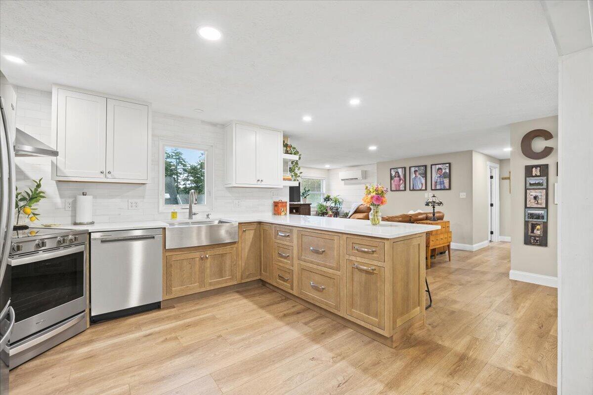 5 Deborah Avenue Property Photo 3