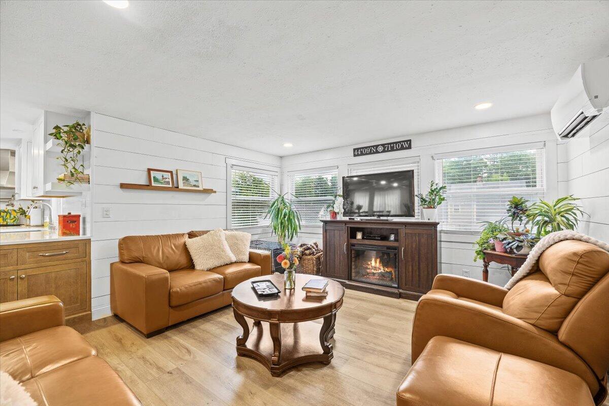 5 Deborah Avenue Property Photo 10