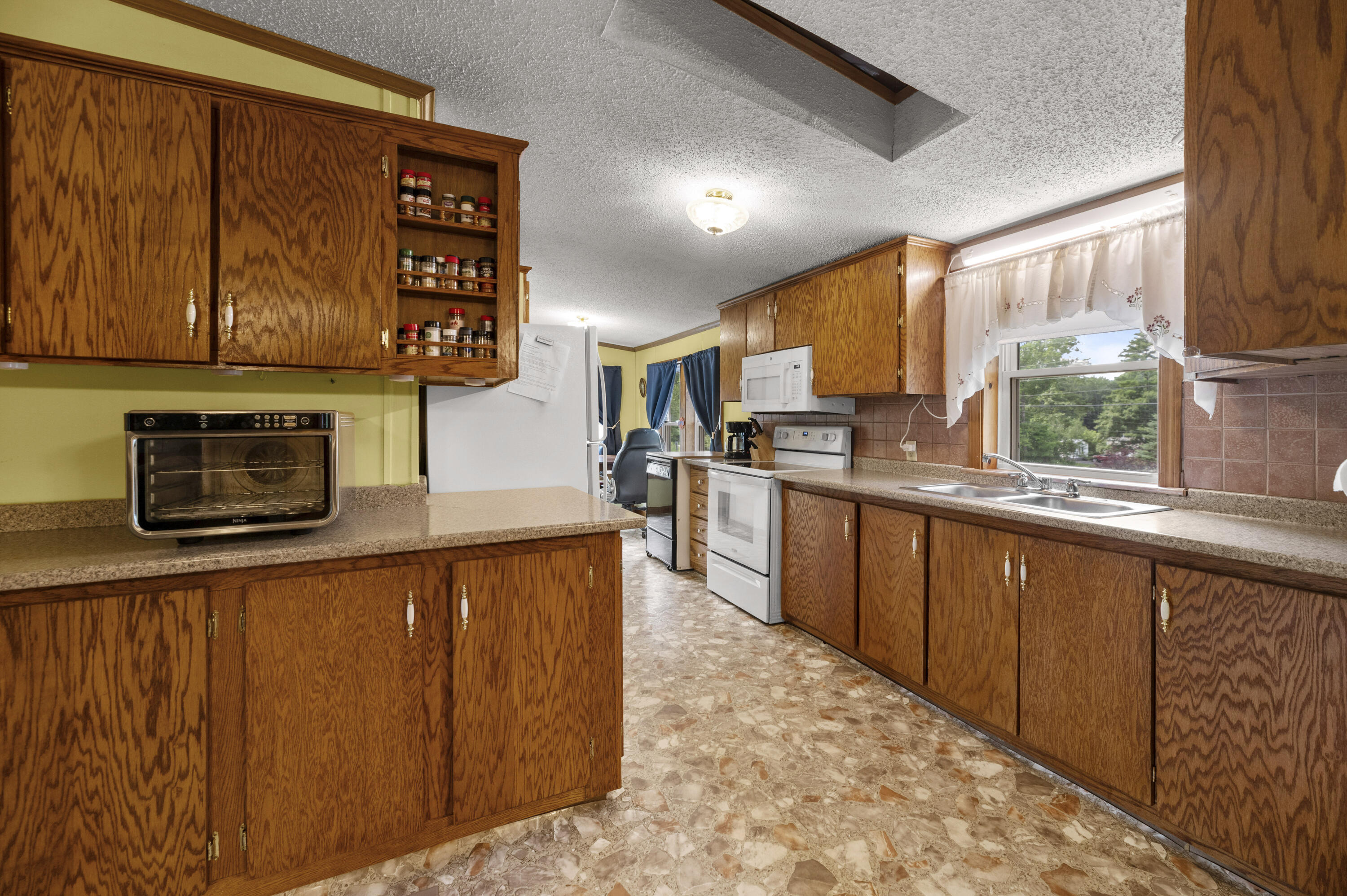 55 Averill Mobile Home Park Property Photo 17