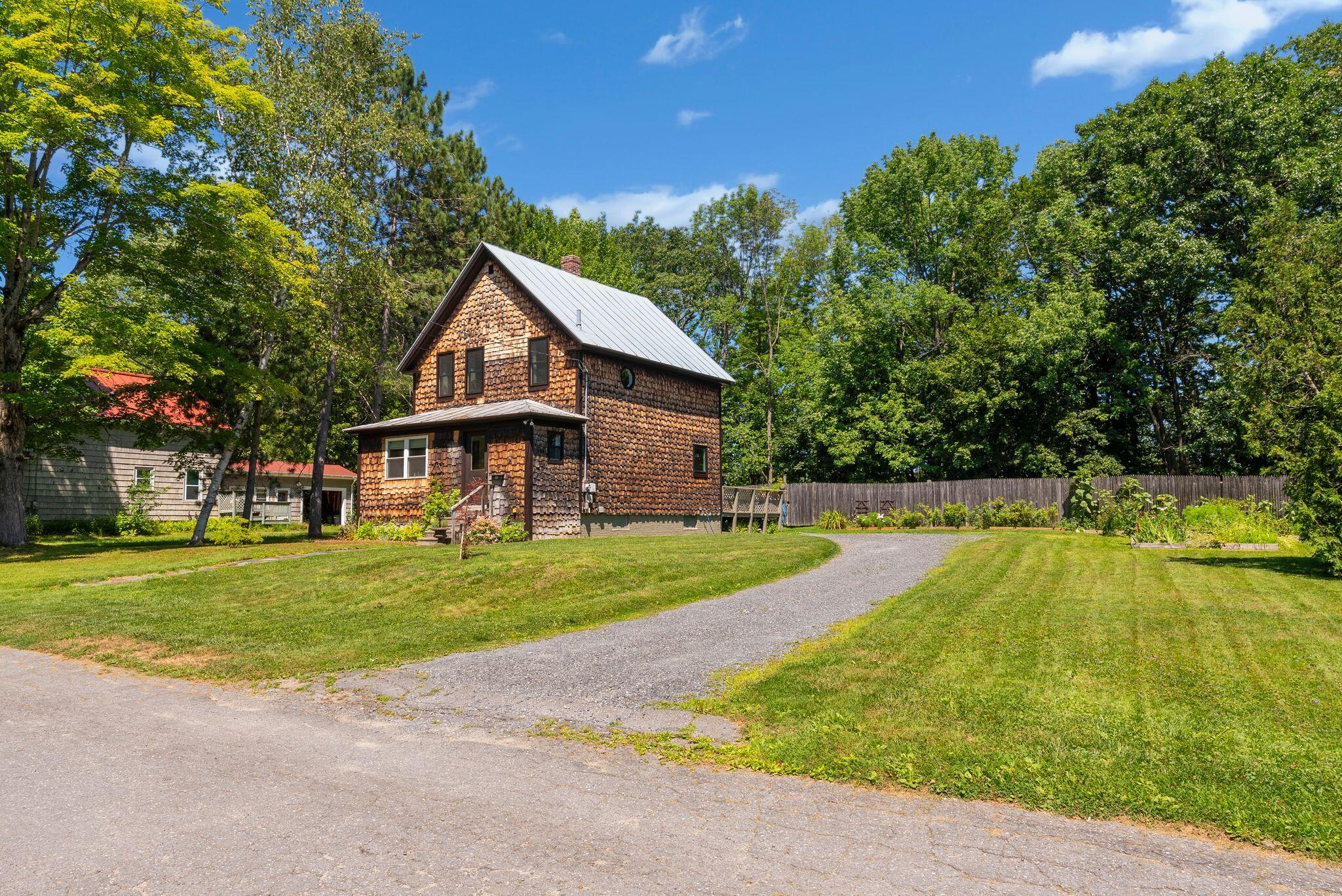7 Edgewood Street Property Photo 1