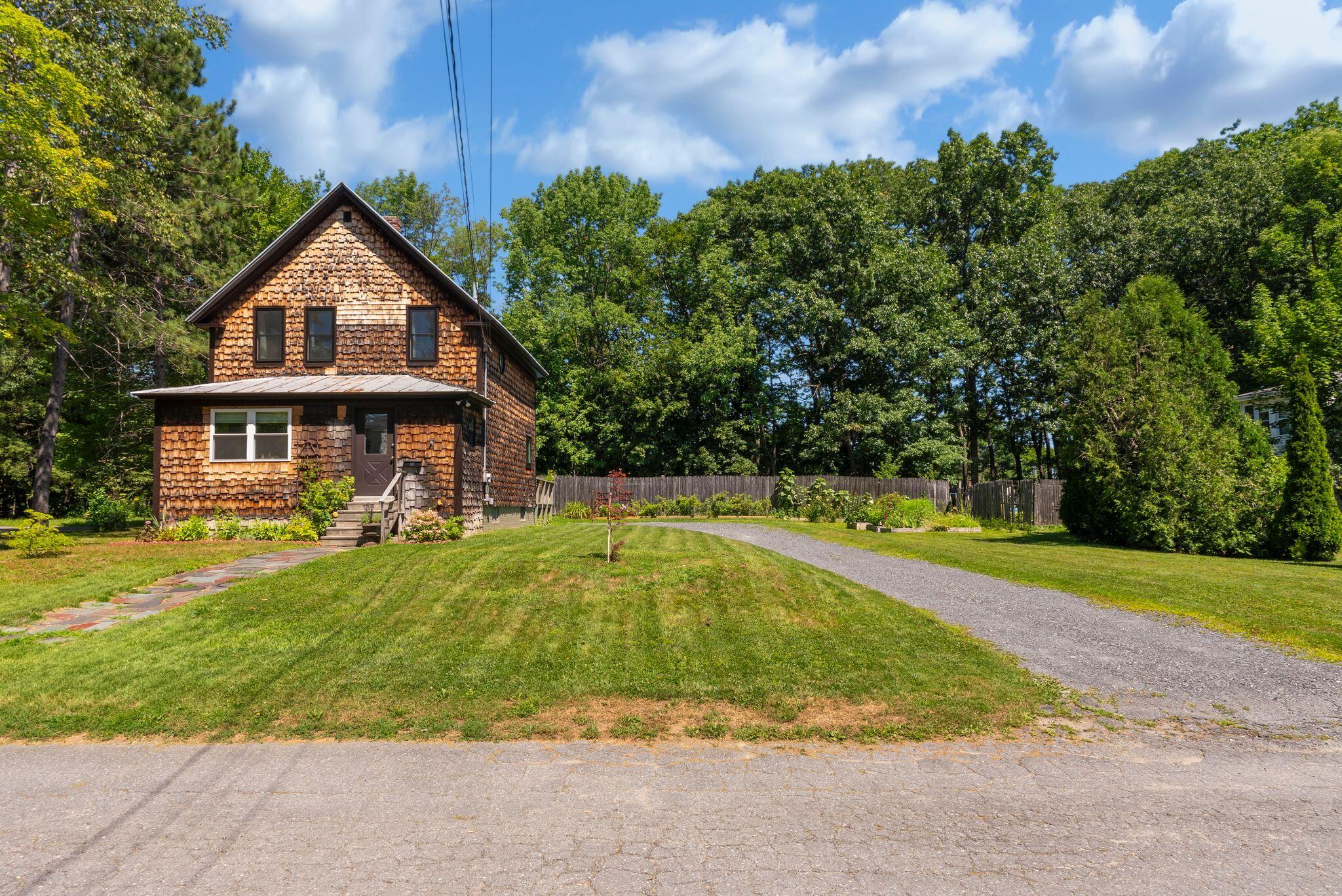 7 Edgewood Street Property Photo 2