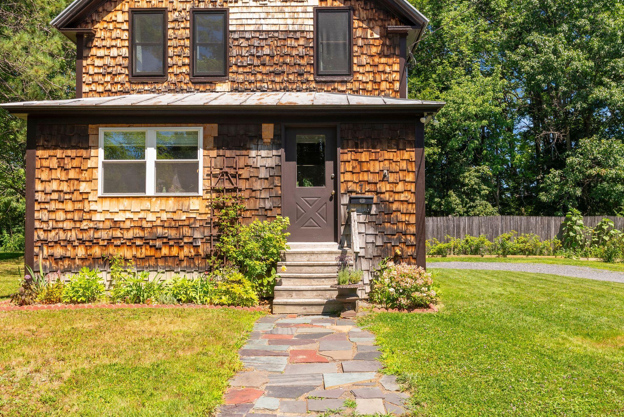 7 Edgewood Street Property Photo 5