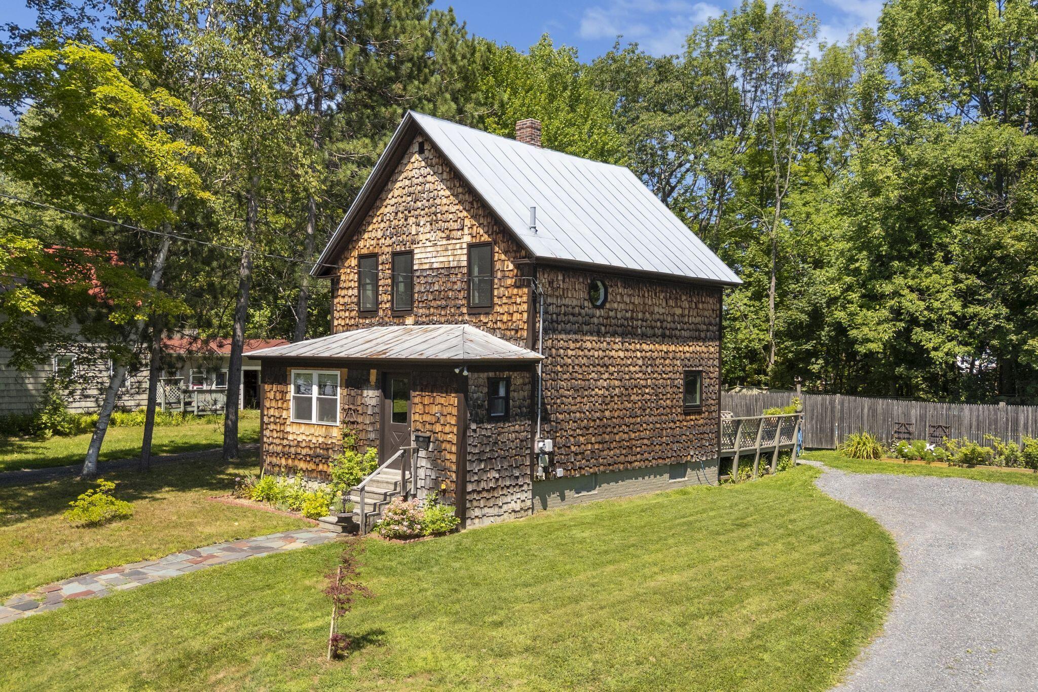 7 Edgewood Street Property Photo 12