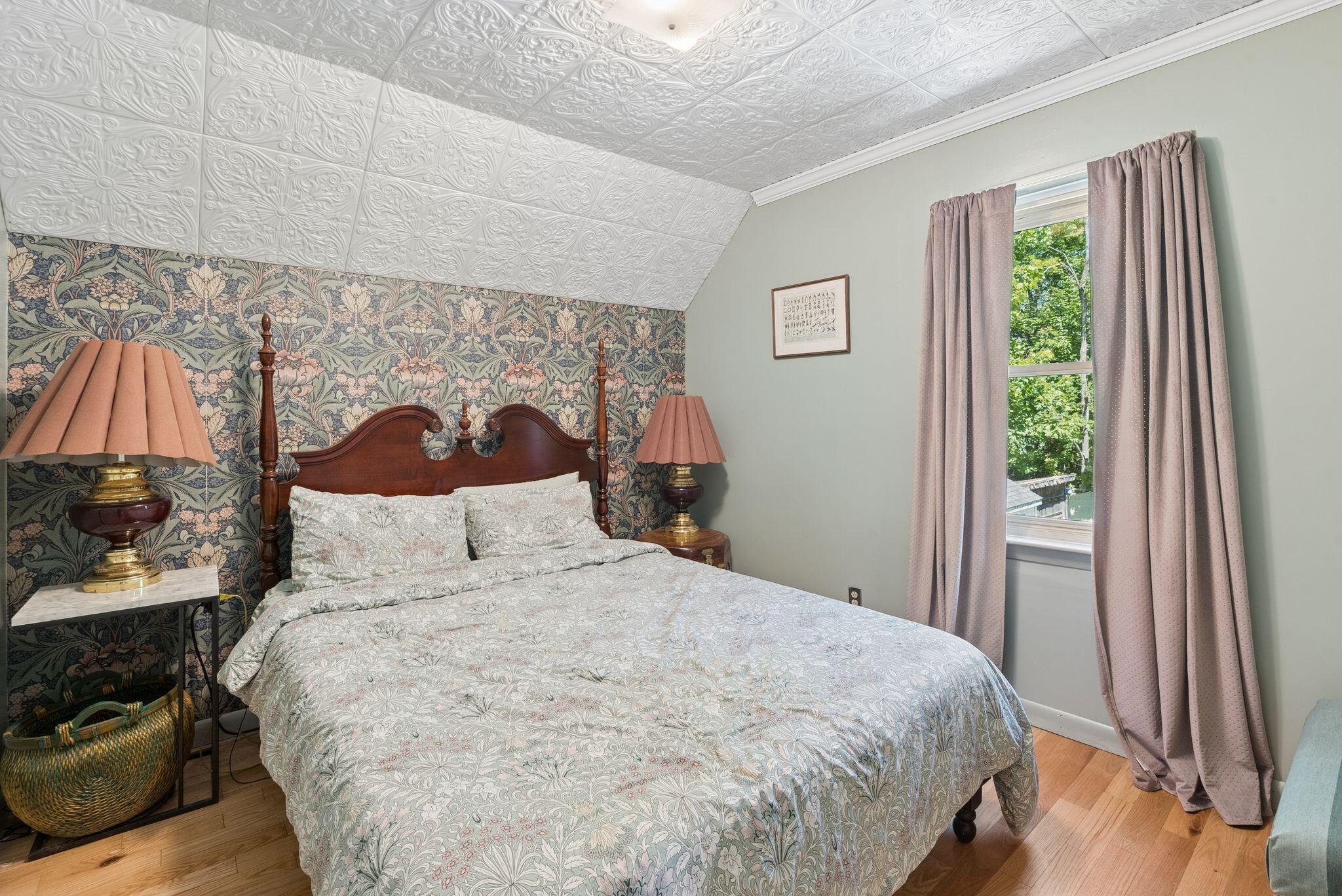 7 Edgewood Street Property Photo 42