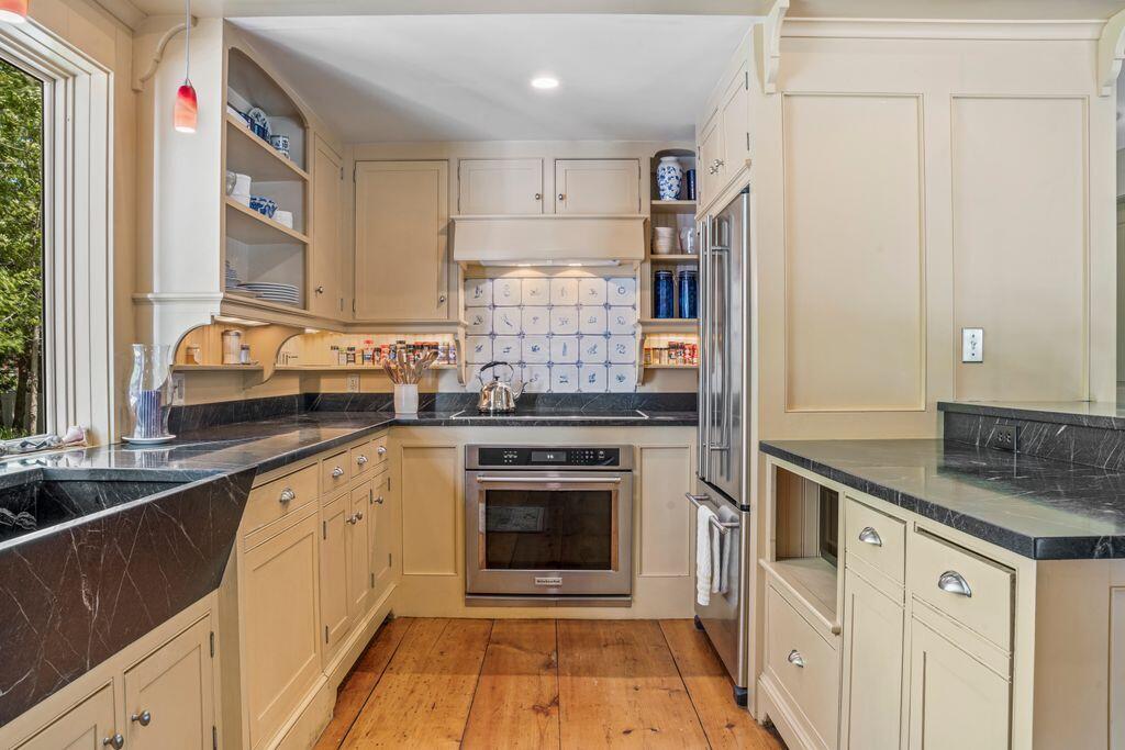 7 Storer Street Property Photo 23