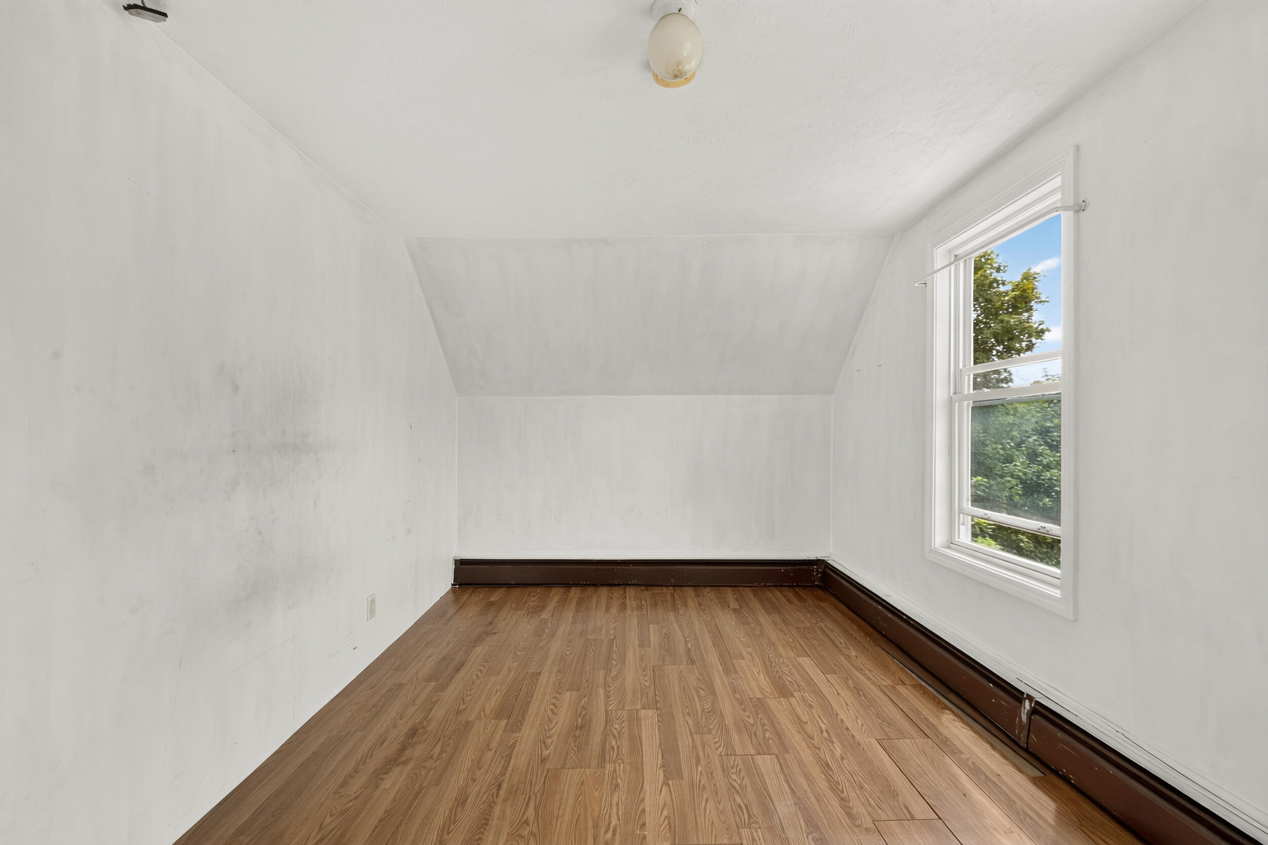 23 Cottage Street Property Photo 20