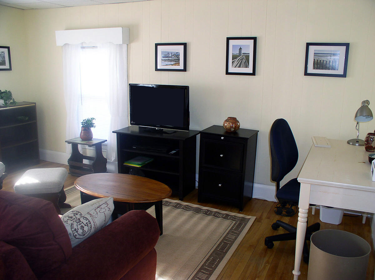 8 Spring Street Property Photo 7