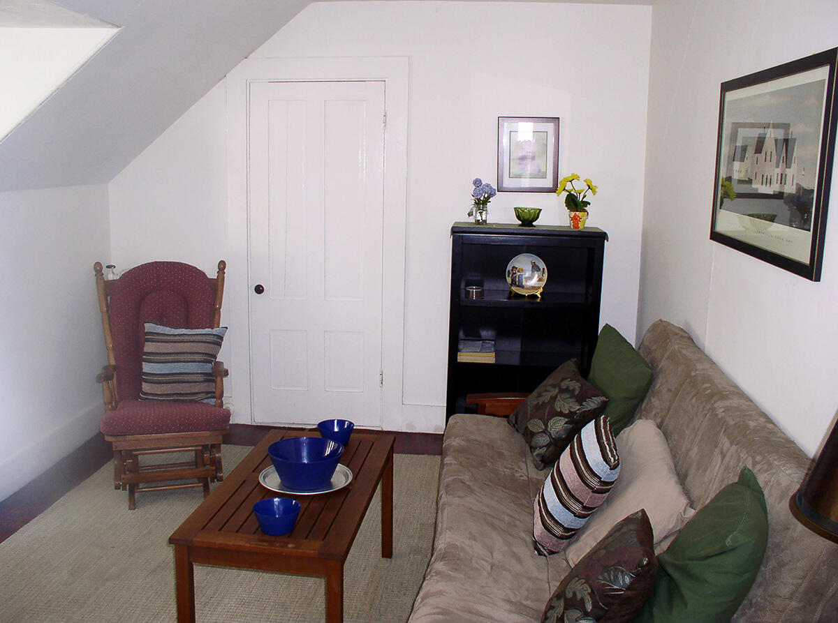 8 Spring Street Property Photo 12