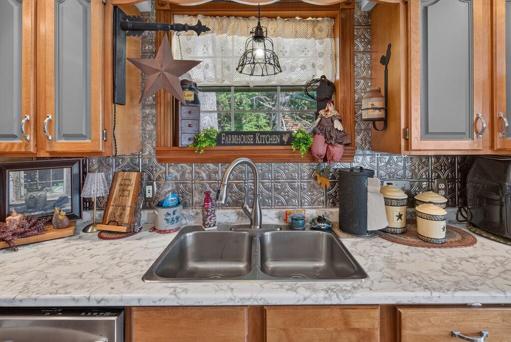 202 Bear Cove Road Property Photo 23