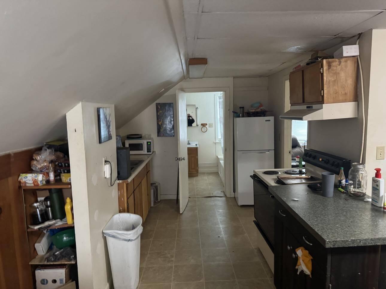 996 State Street Property Photo 14