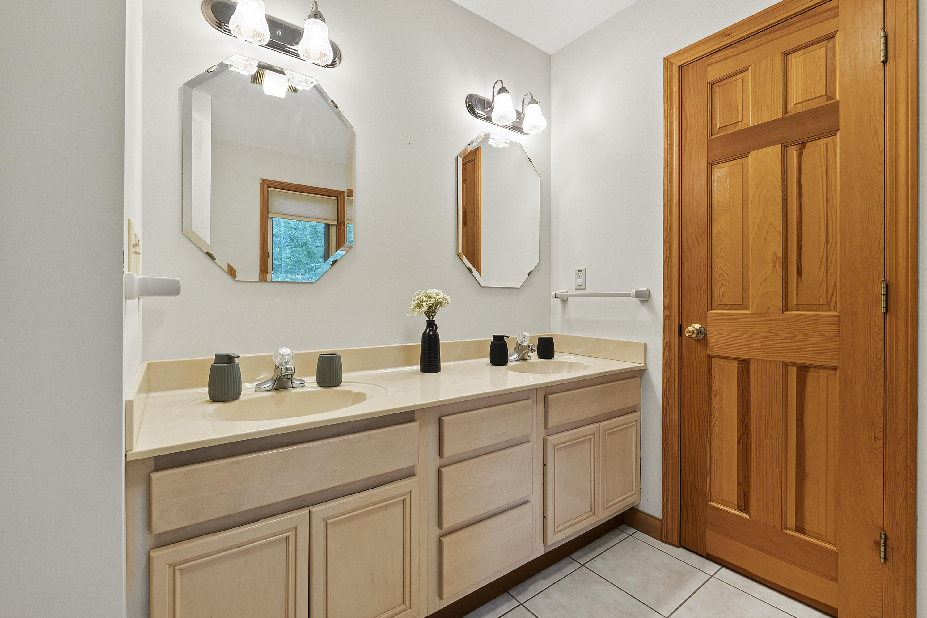 162 Rolling Hill Drive Property Photo 38