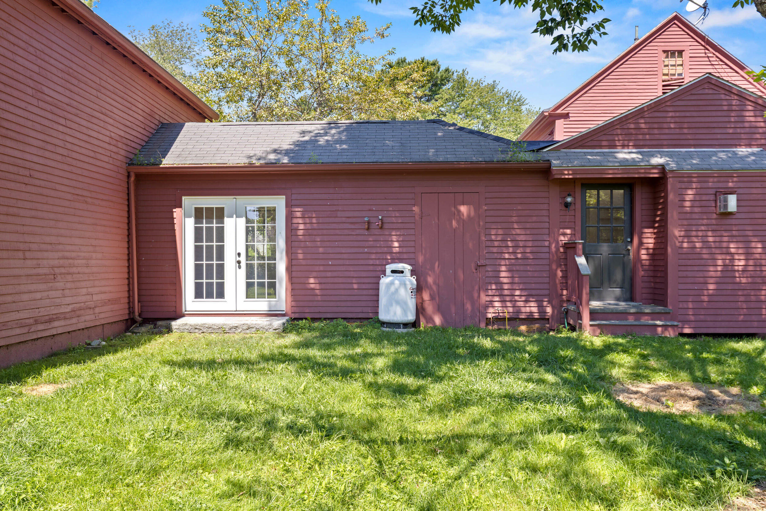 171 Summer Street Property Photo 8