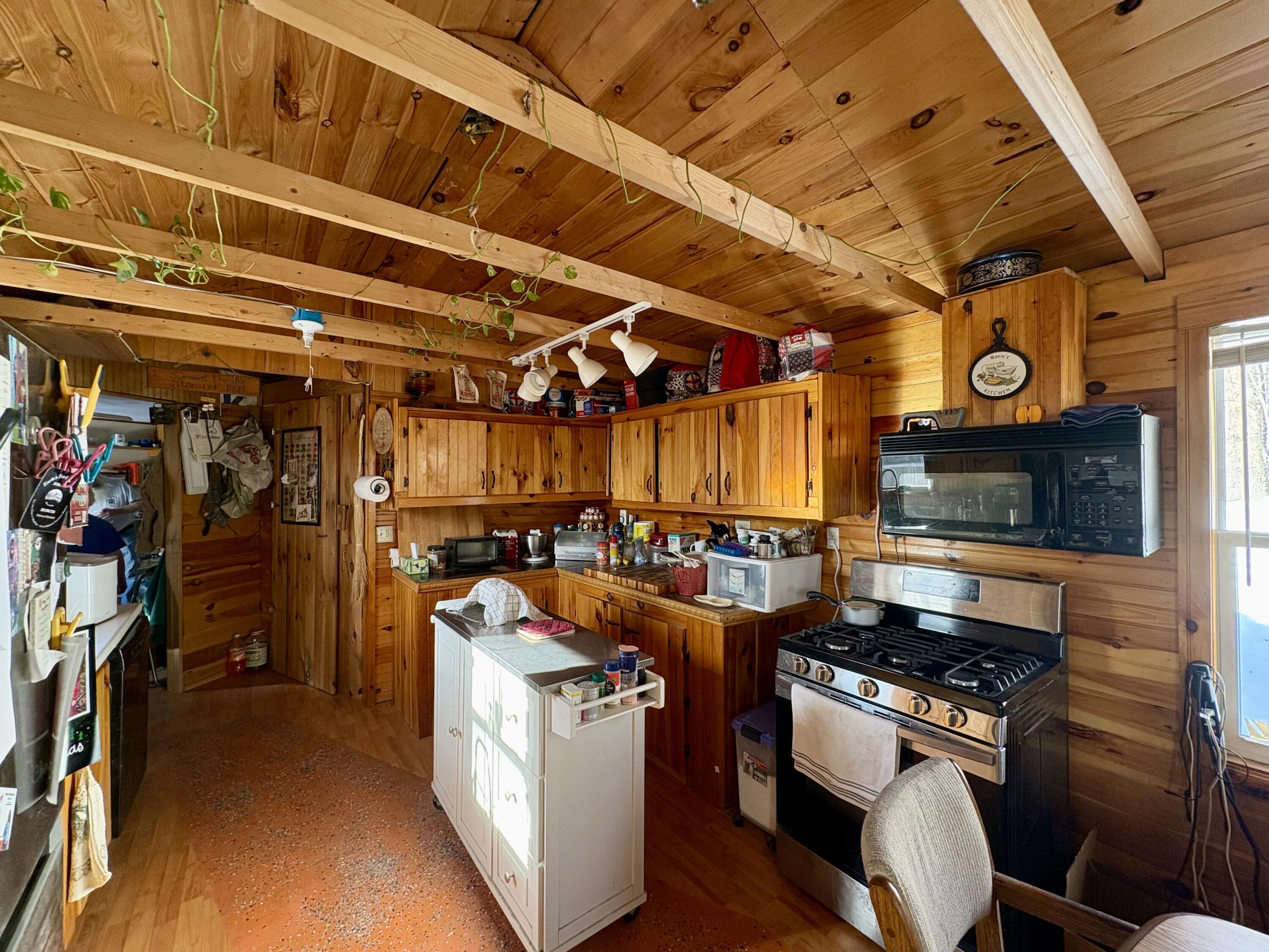 32 Nagle Lane Property Photo 6