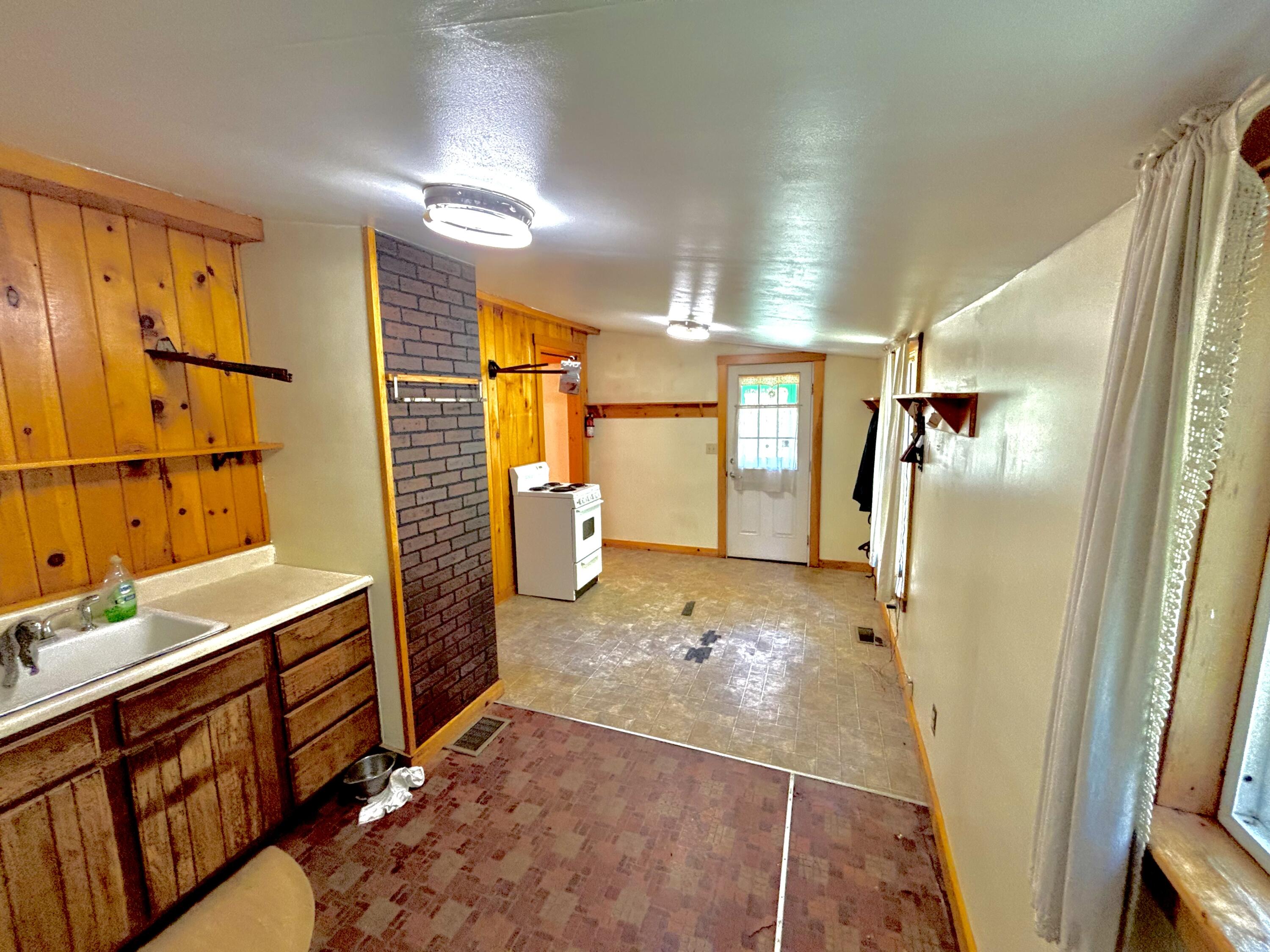 188 Knox Street Property Photo 9