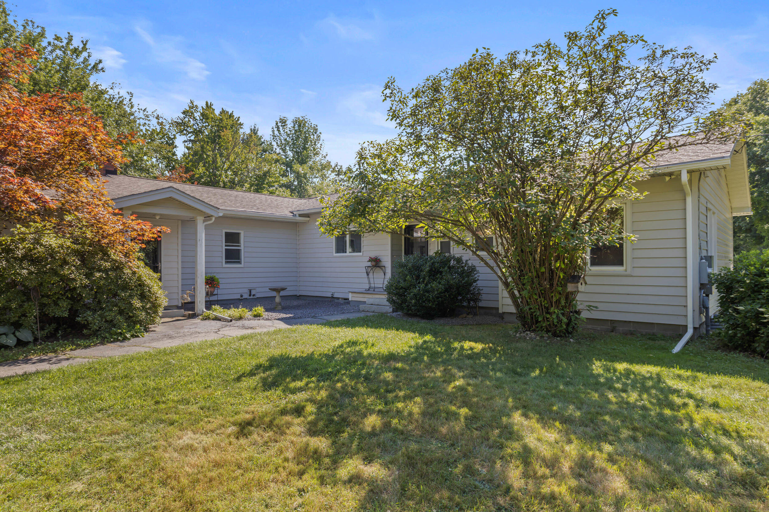 401 River Road Property Photo 1