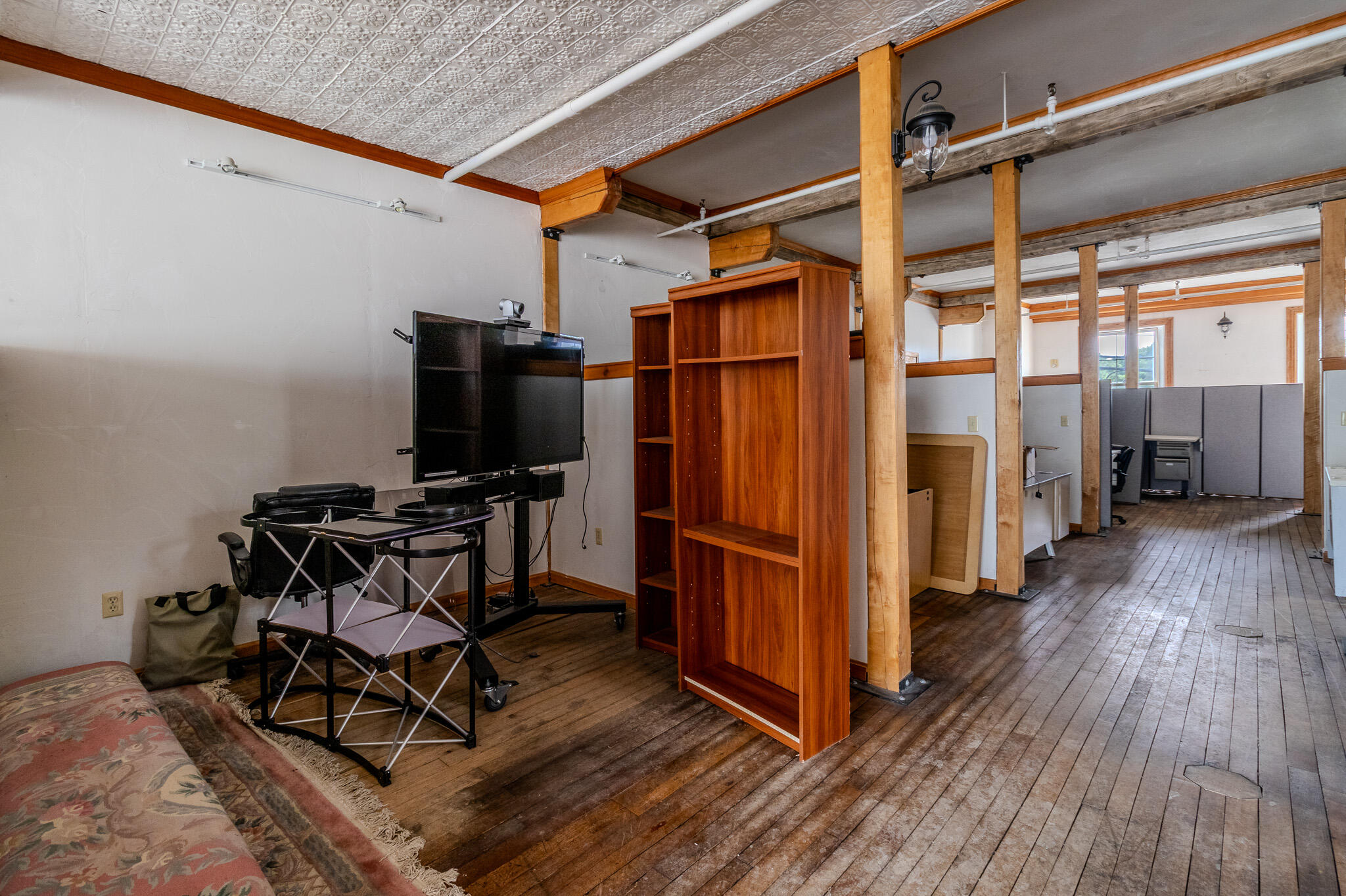 6 Colonial Way Property Photo 3