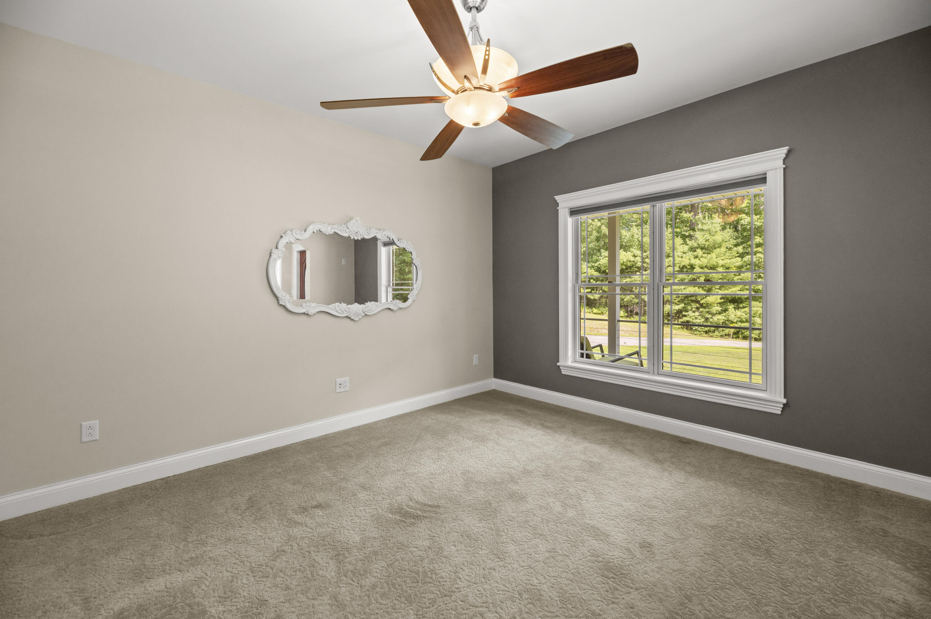 8 Badger Lane Property Photo 28