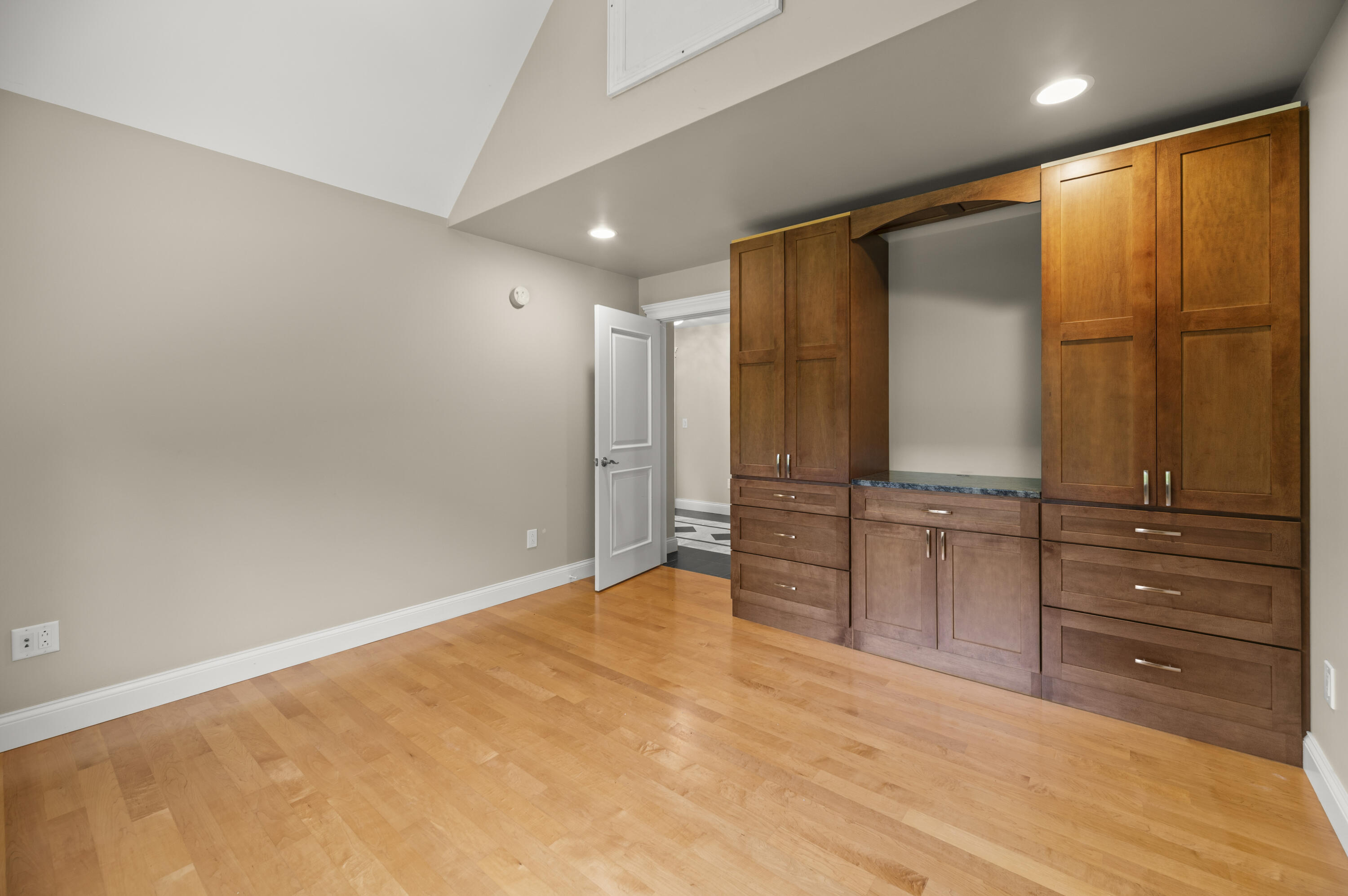 8 Badger Lane Property Photo 40