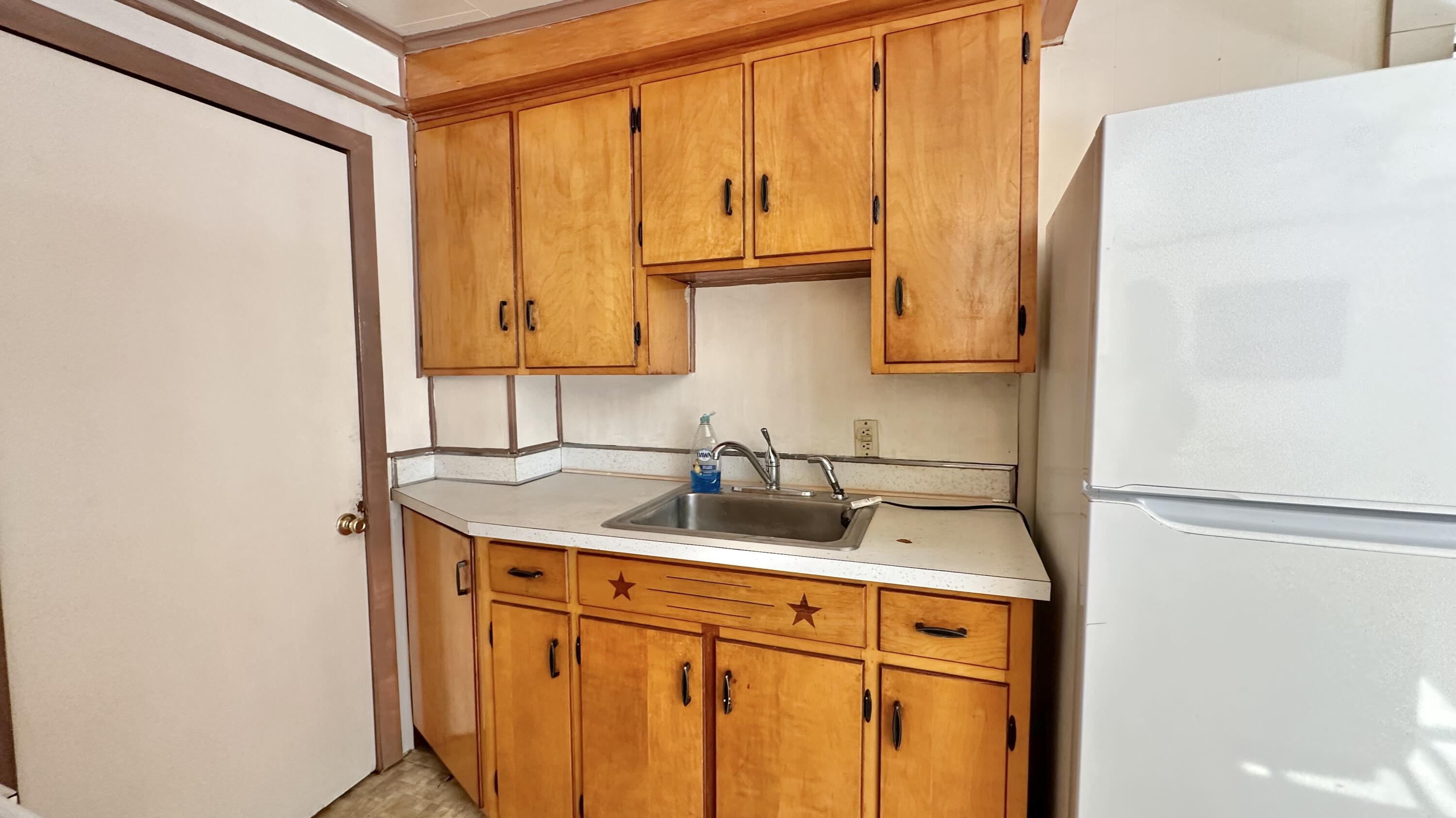 122 Knox Street Property Photo 7
