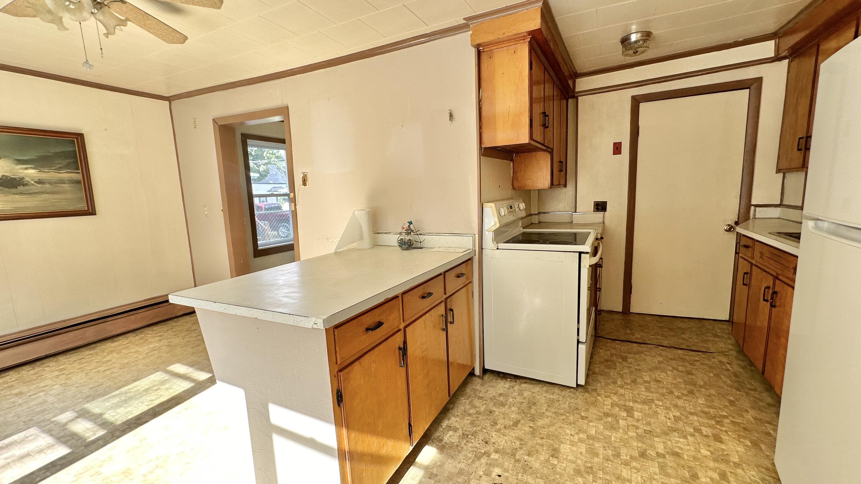 122 Knox Street Property Photo 9