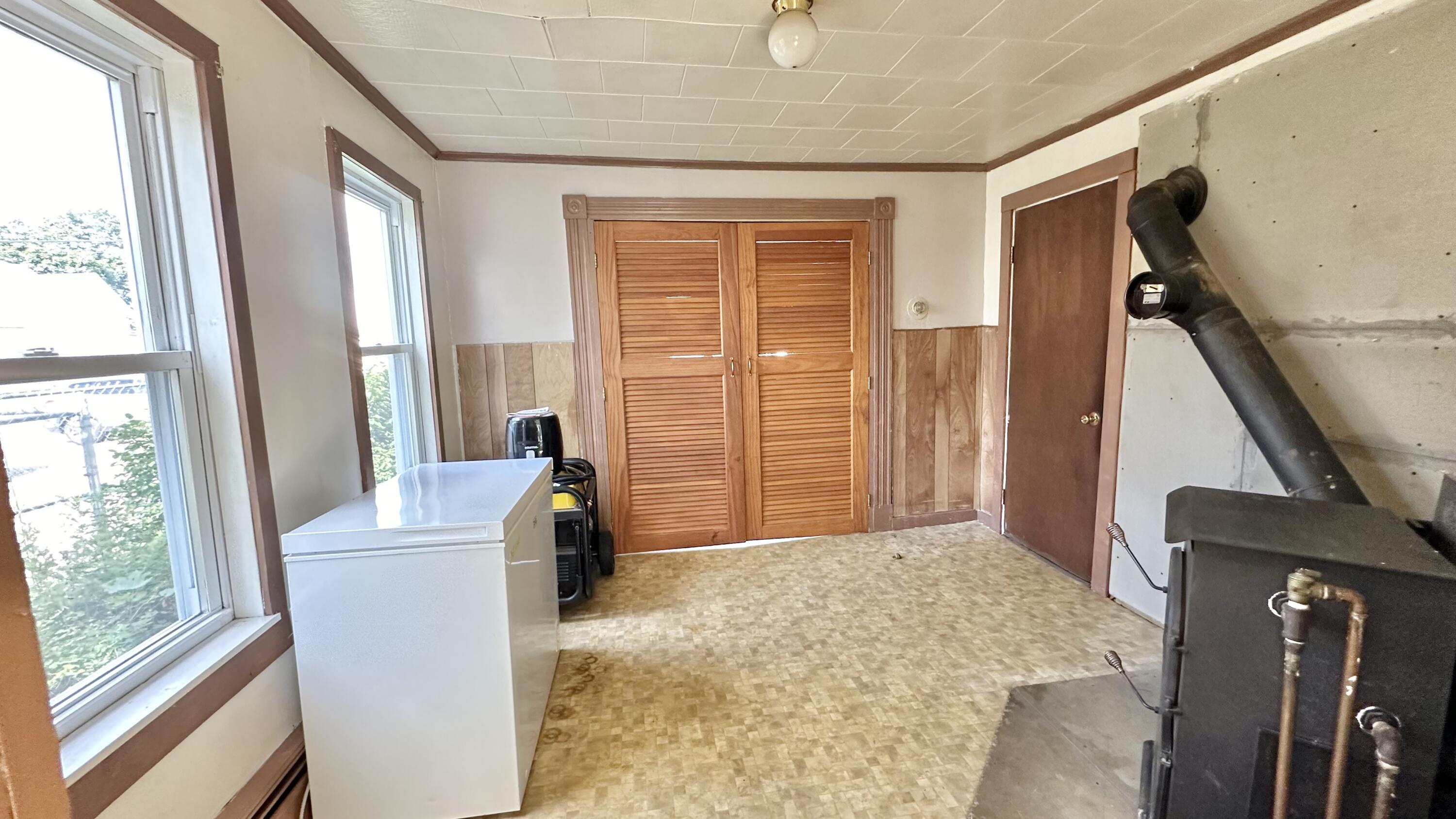 122 Knox Street Property Photo 12