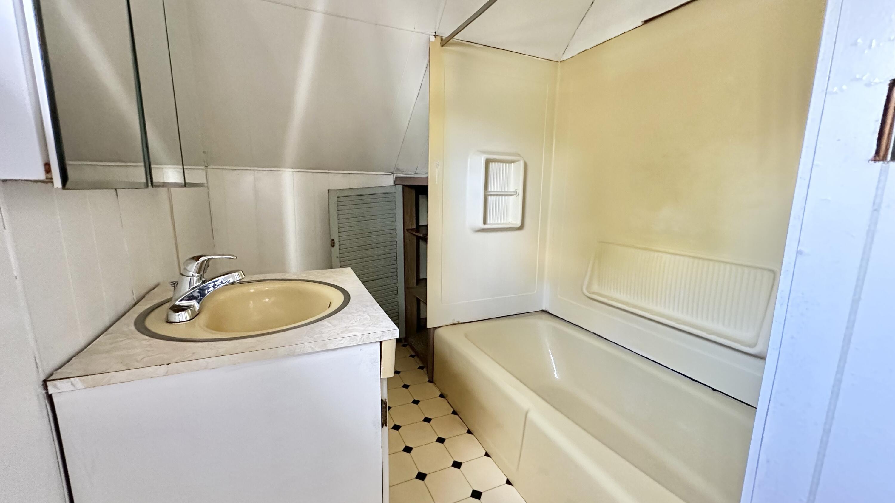 122 Knox Street Property Photo 17