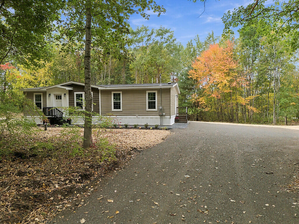 284 Holman Day Road Property Photo 1