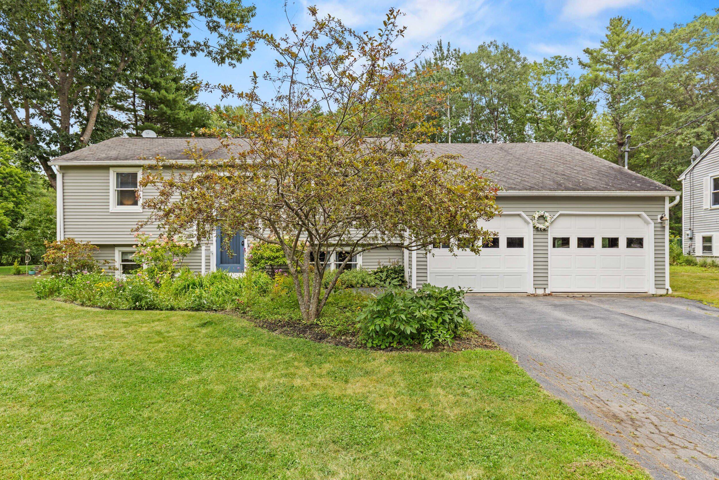 18 Ellen Circle Property Photo 2